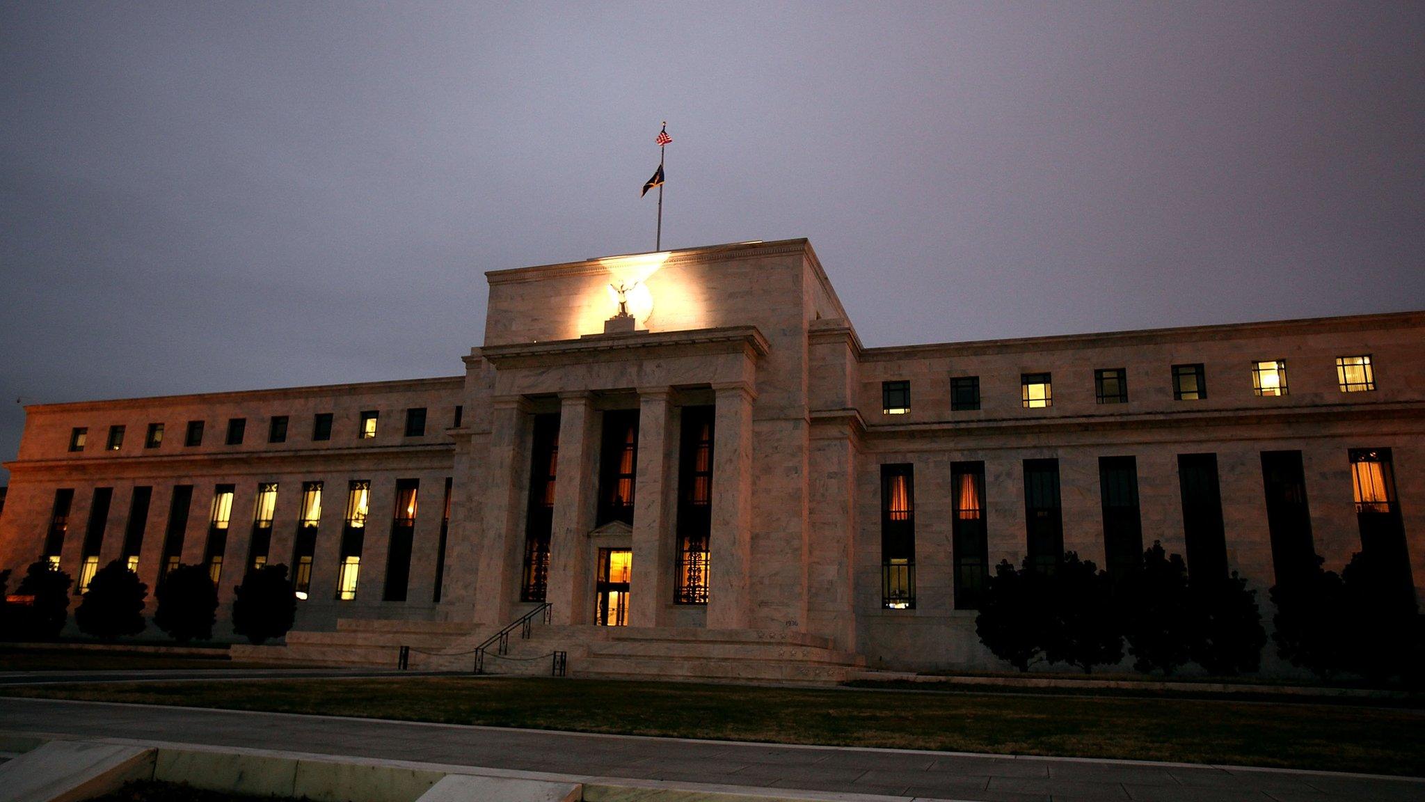 2048x1152 Federal Reserve split on timing of next rate rise