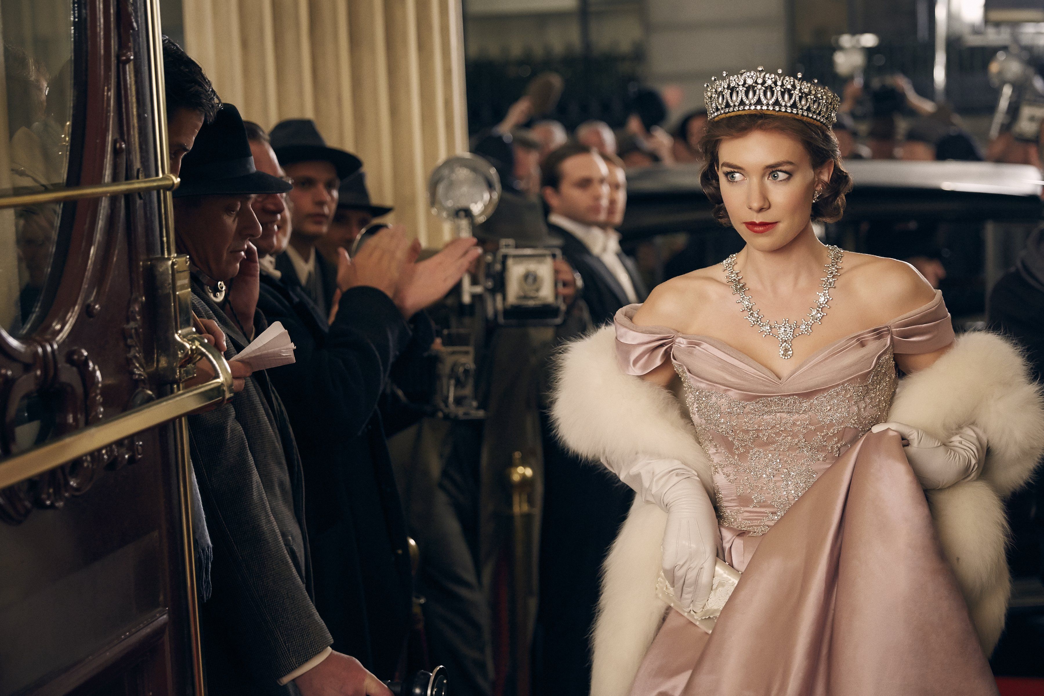 3600x2400 The Crown Wallpaper