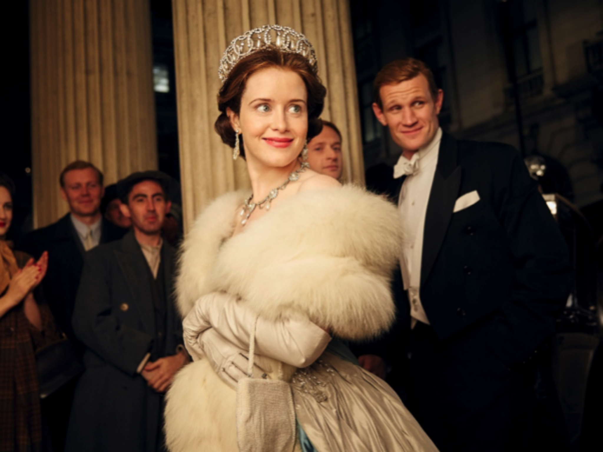 2048x1536 The Crown: The Best Costume From The Award Winning Royal Netflix Drama