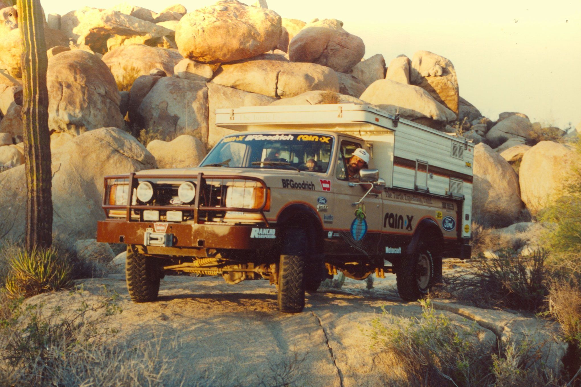 2040x1360 pickup, Offroad, 4x Custom, Truck, Camper, Camping, Motorhome Wallpaper HD / Desktop and Mobile Background