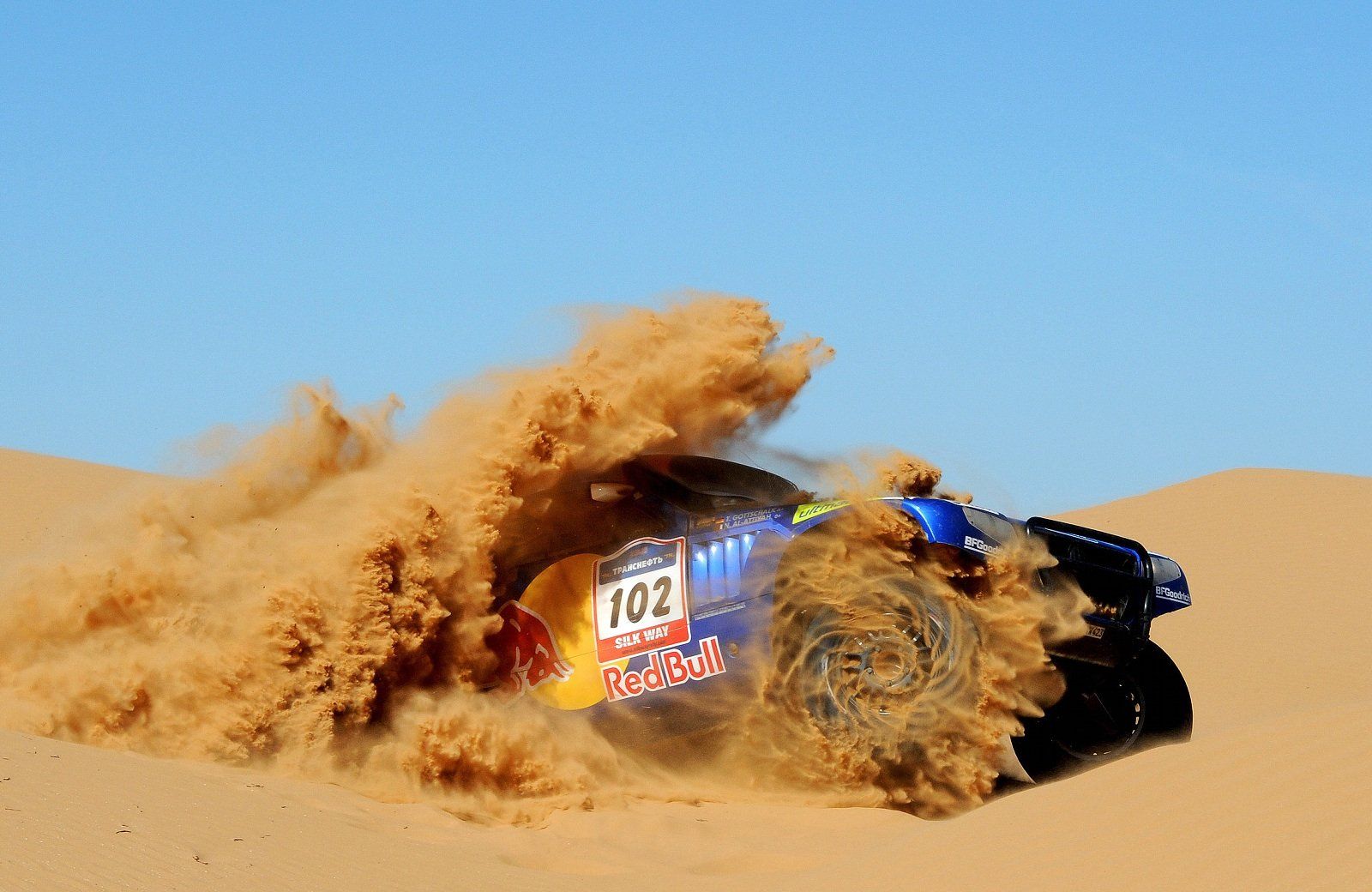 1600x1040 Dakar Rally Thrill: High Speed Desert Sports In HD Wallpaper