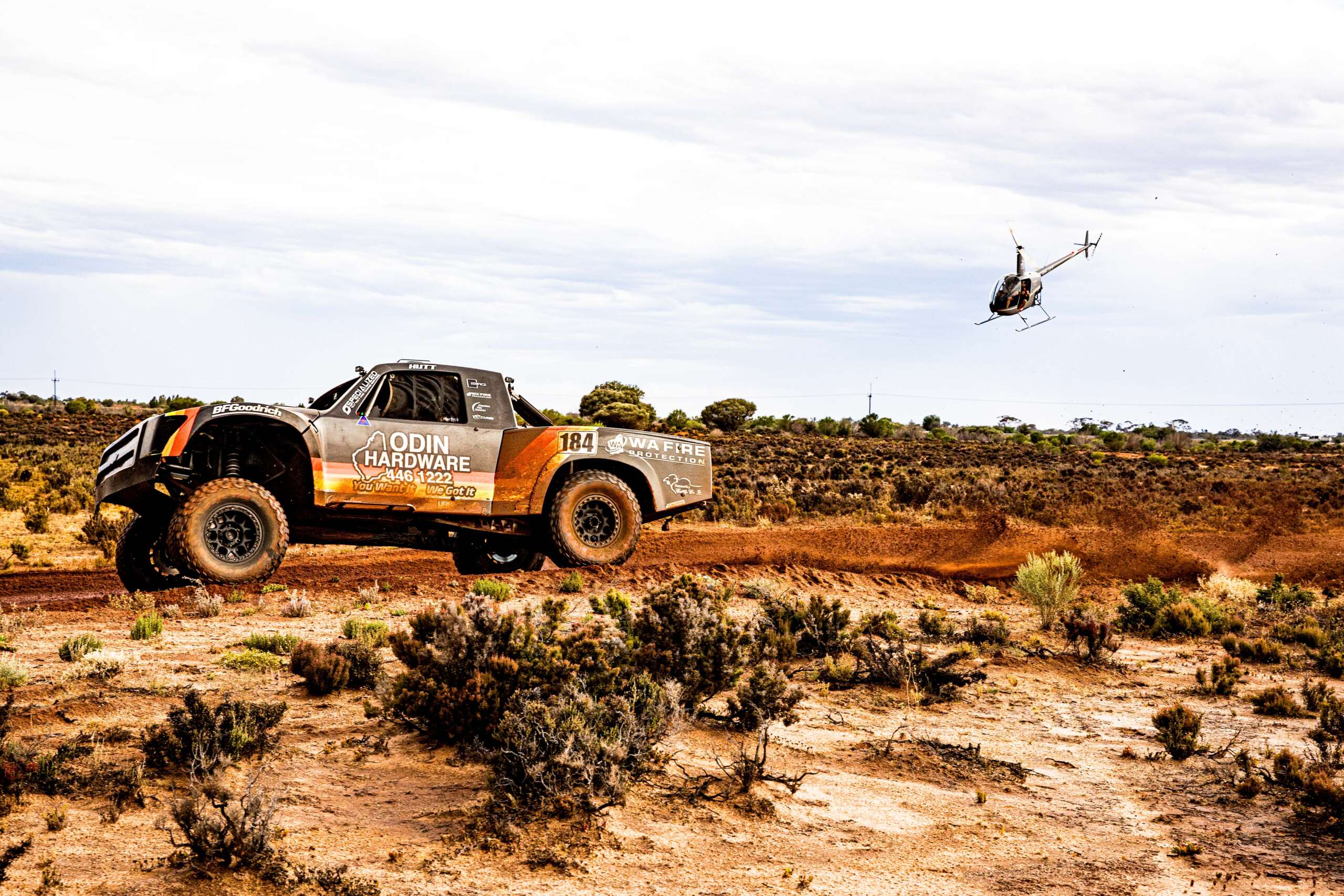 2560x1707 Live Wall: Kalgoorlie Desert Race
