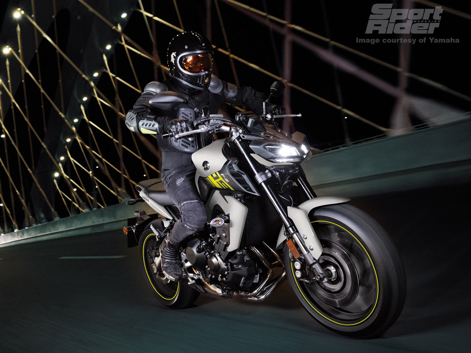 1600x1200 Yamaha FZ 09 First Look