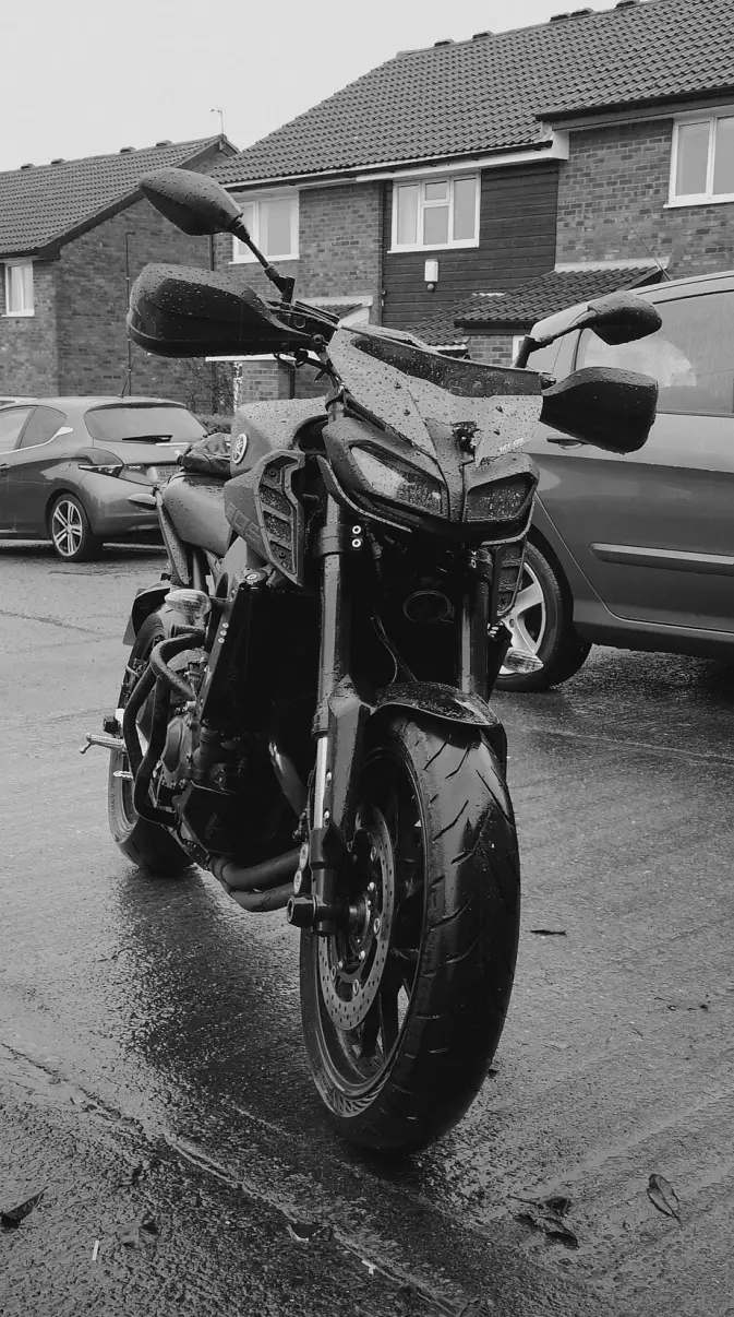 673x1206 Yamaha mt 09 wallpaper