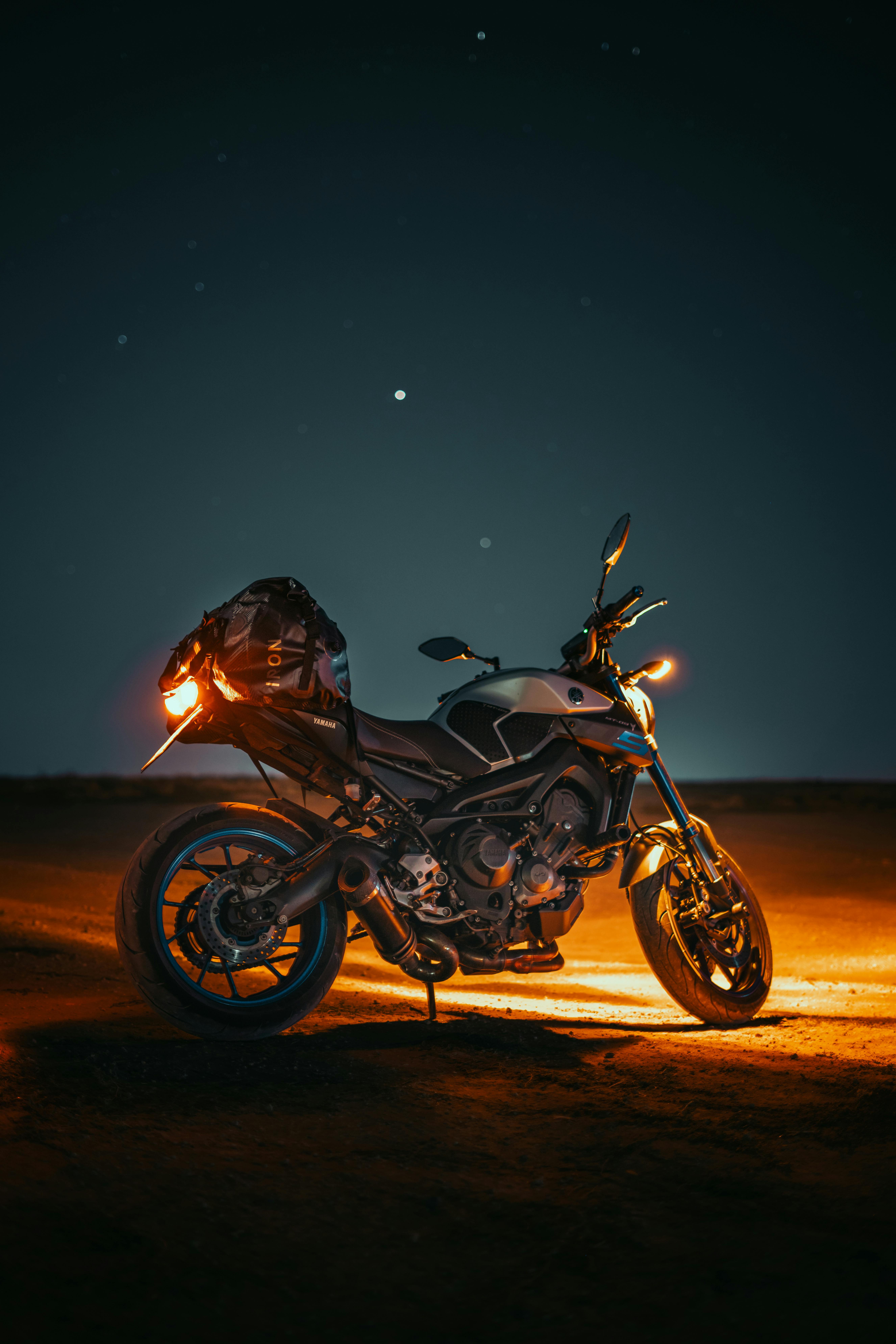 5304x7952 Yamaha MT 09 In The Desert At Night · Free