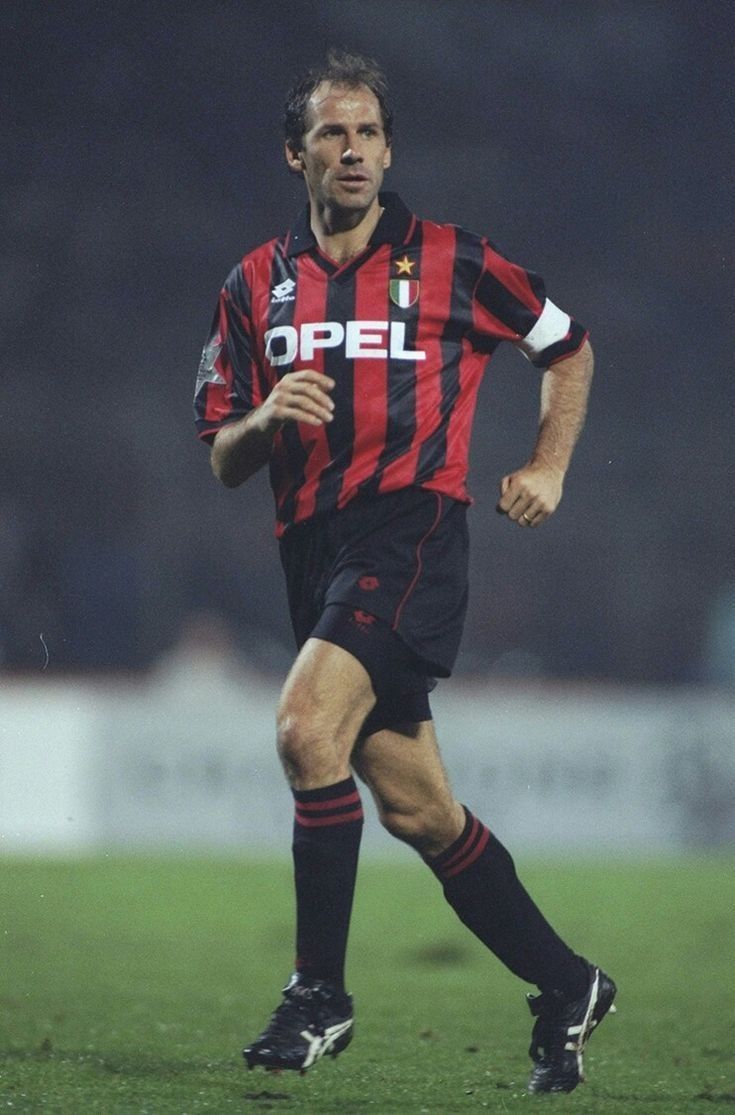 735x1115 Franco Baresi