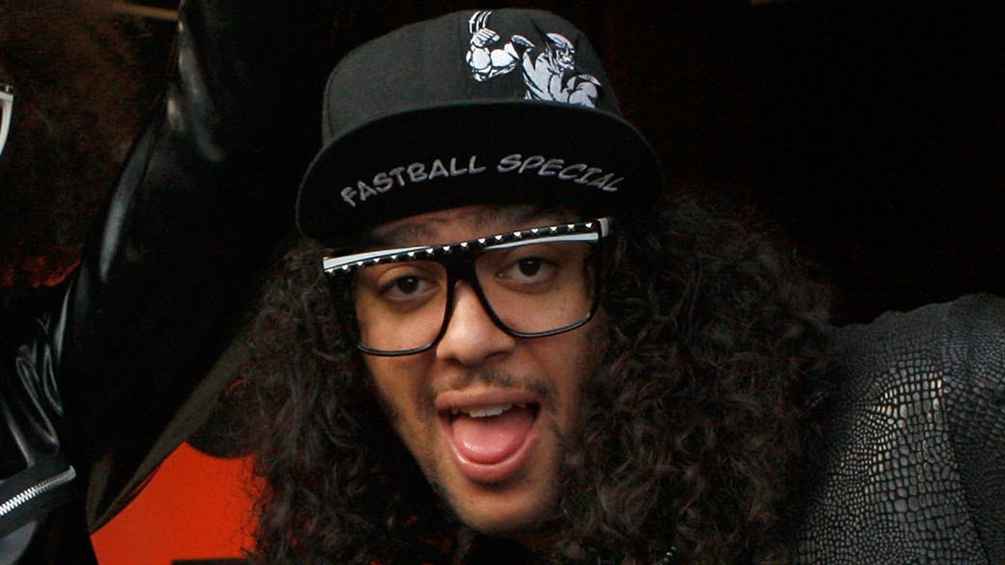 2048x1152 Sky Blu from LMFAO 'Memba Him?!