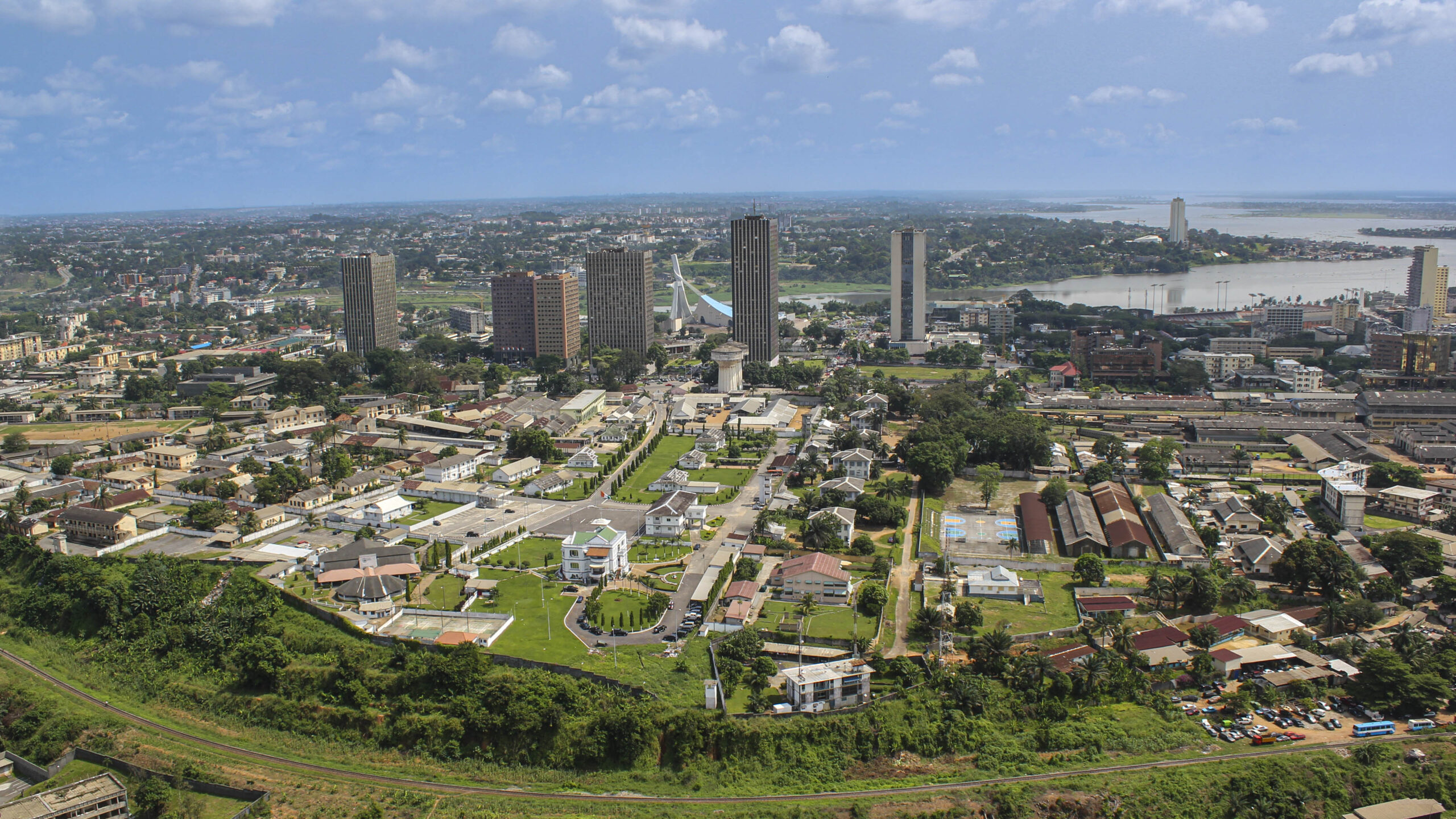 2560x1440 Abidjan