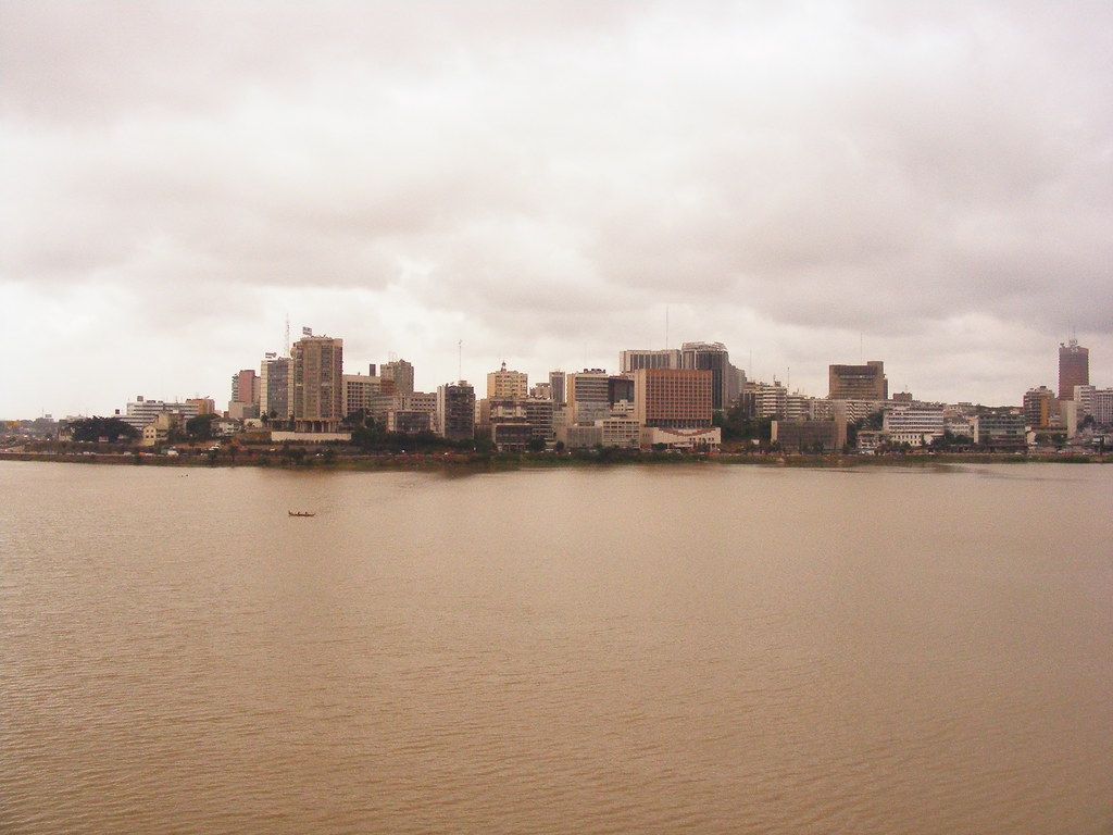 1024x768 Abidjan. Plateau, vue depuis l'hôtel Ivoire