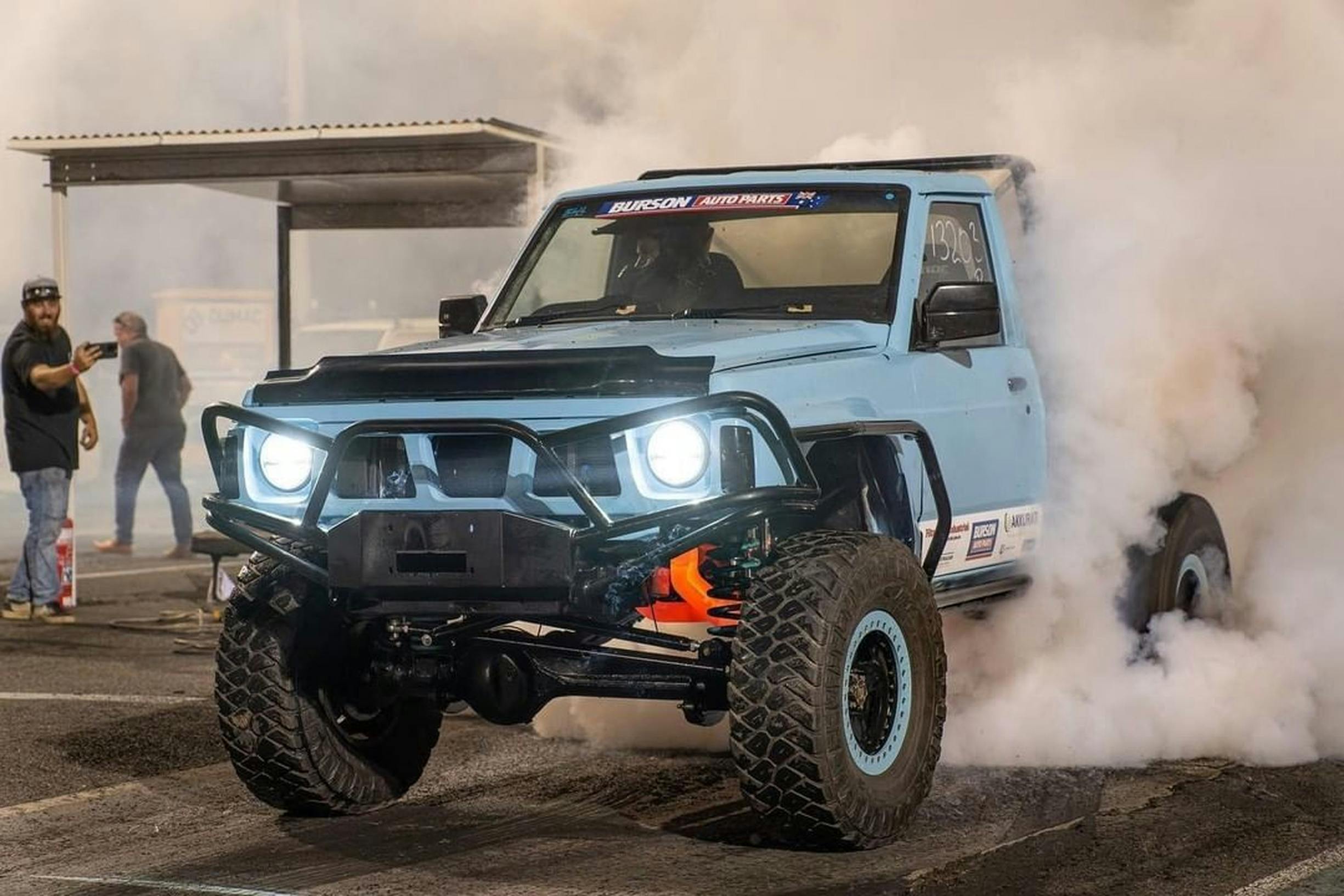 2450x1633 Smoke over Racing Nissan Patrol · Free
