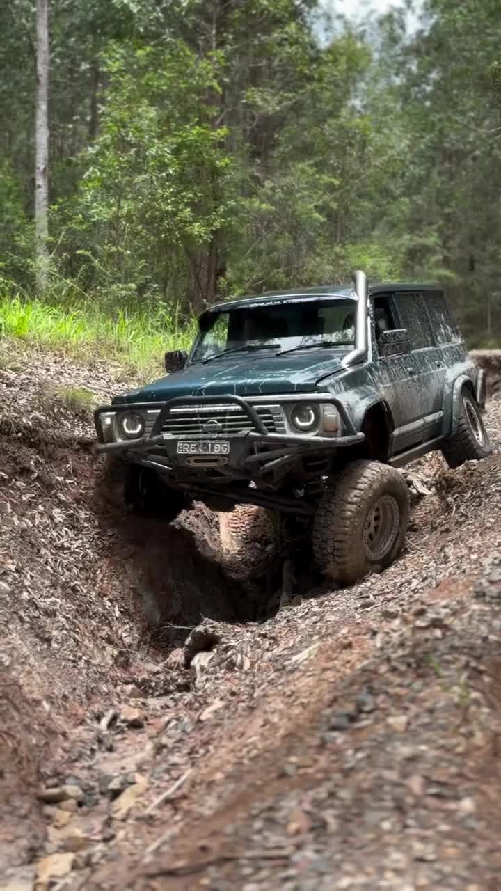 720x1280 Angry eye