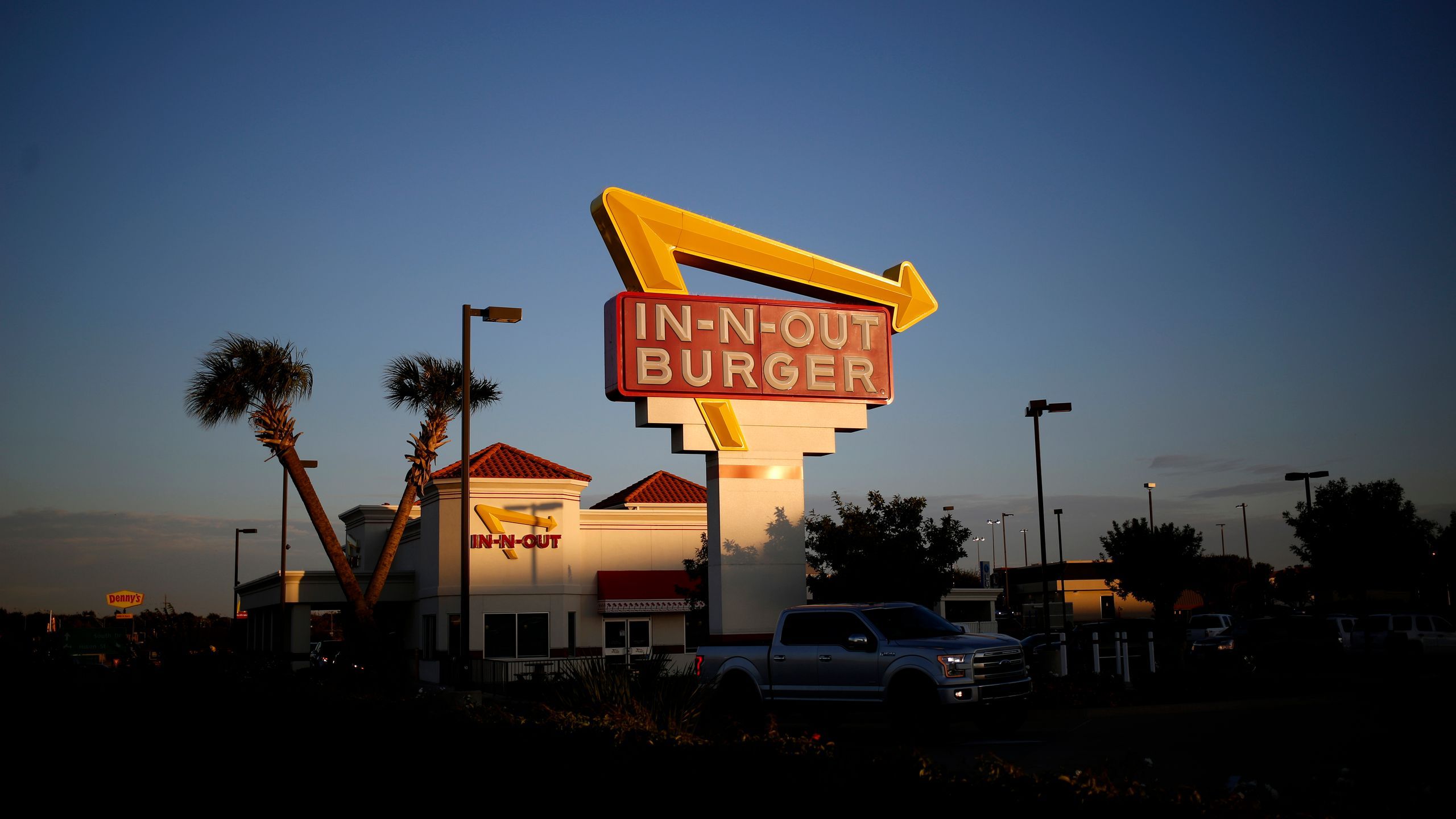 2560x1440 In N Out Is Expanding Eastward To Tennessee. Bon Appétit