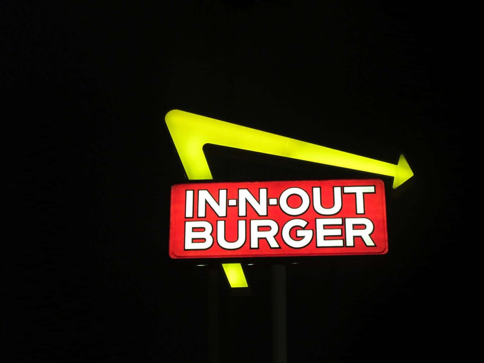 1600x1200 Download 'Satisfy Your Cravings with In N Out's Delicious Burgers' Wallpaper