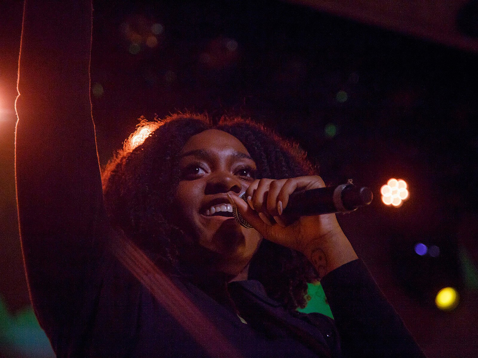 1600x1200 Noname & Ravyn Lenae began tour in Chicago with Akenya (pics)