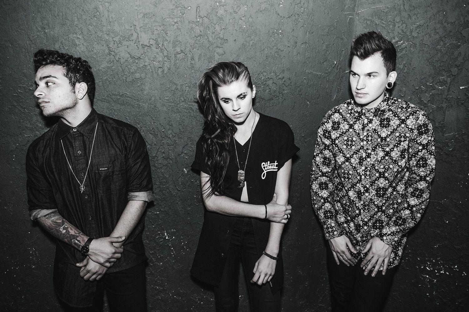 1500x1000 PVRIS Wallpaper