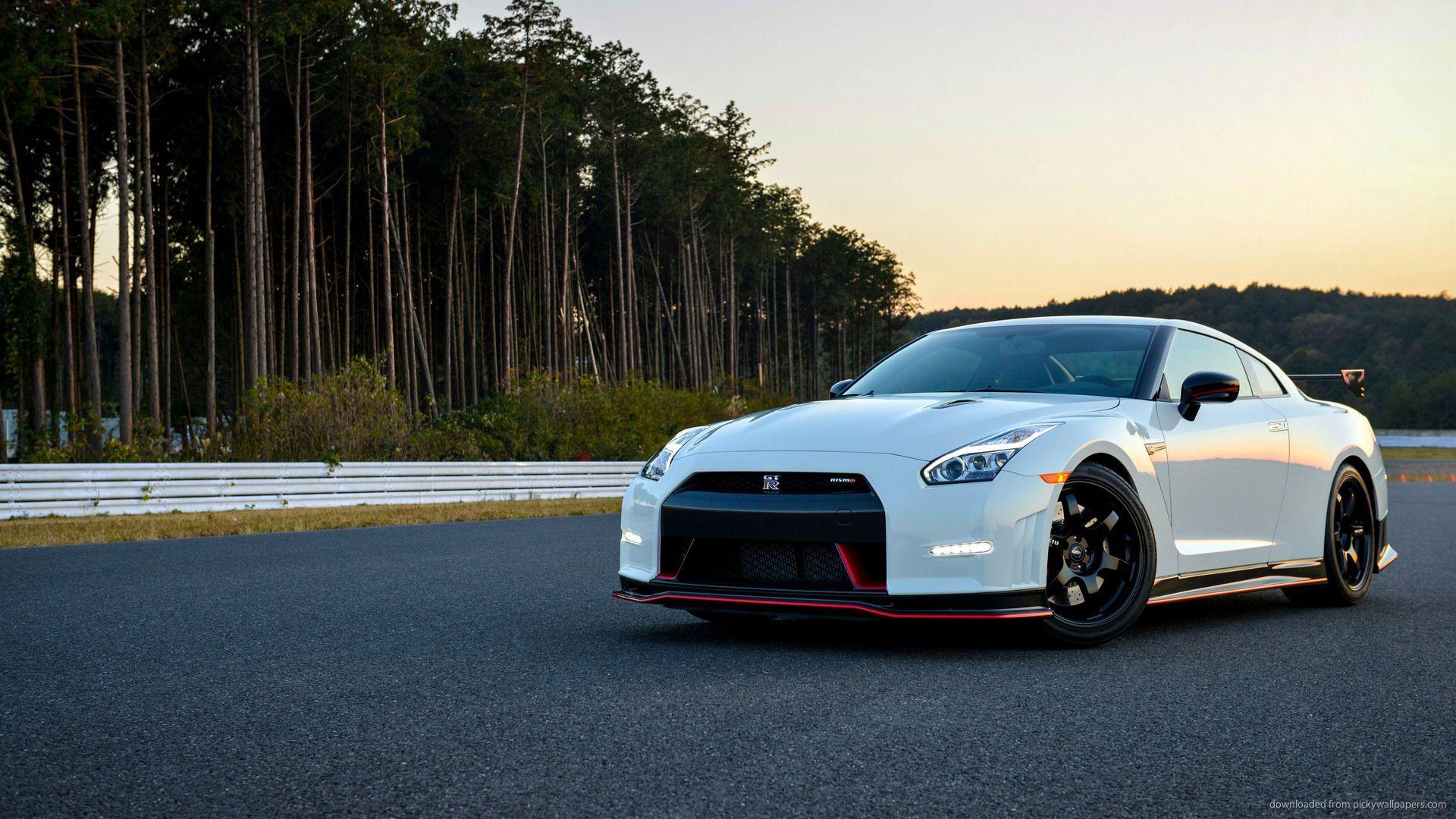 White Gtr Wallpapers Top Free White Gtr Backgrounds Wallpaperaccess