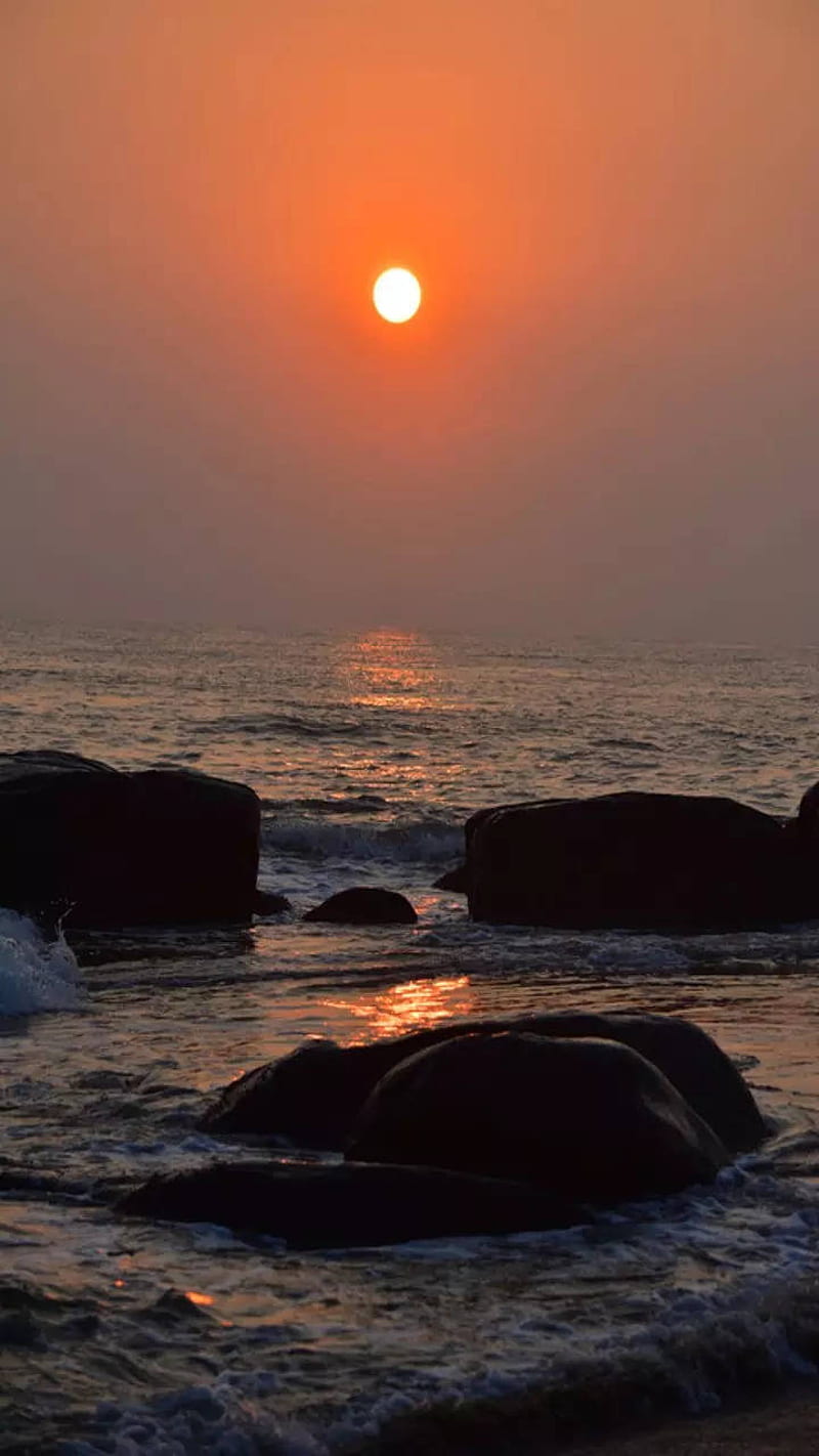 800x1422 Kovalam, a little bit of heaven in Kerala. Times of India, Kerala Beach, HD phone wallpaper