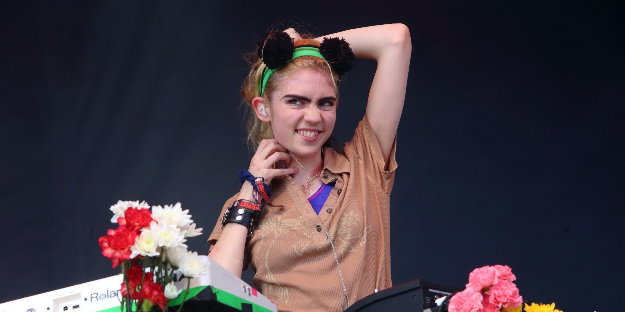 2000x1000 Grimes Vibes: HD Music Wallpaper Showcase