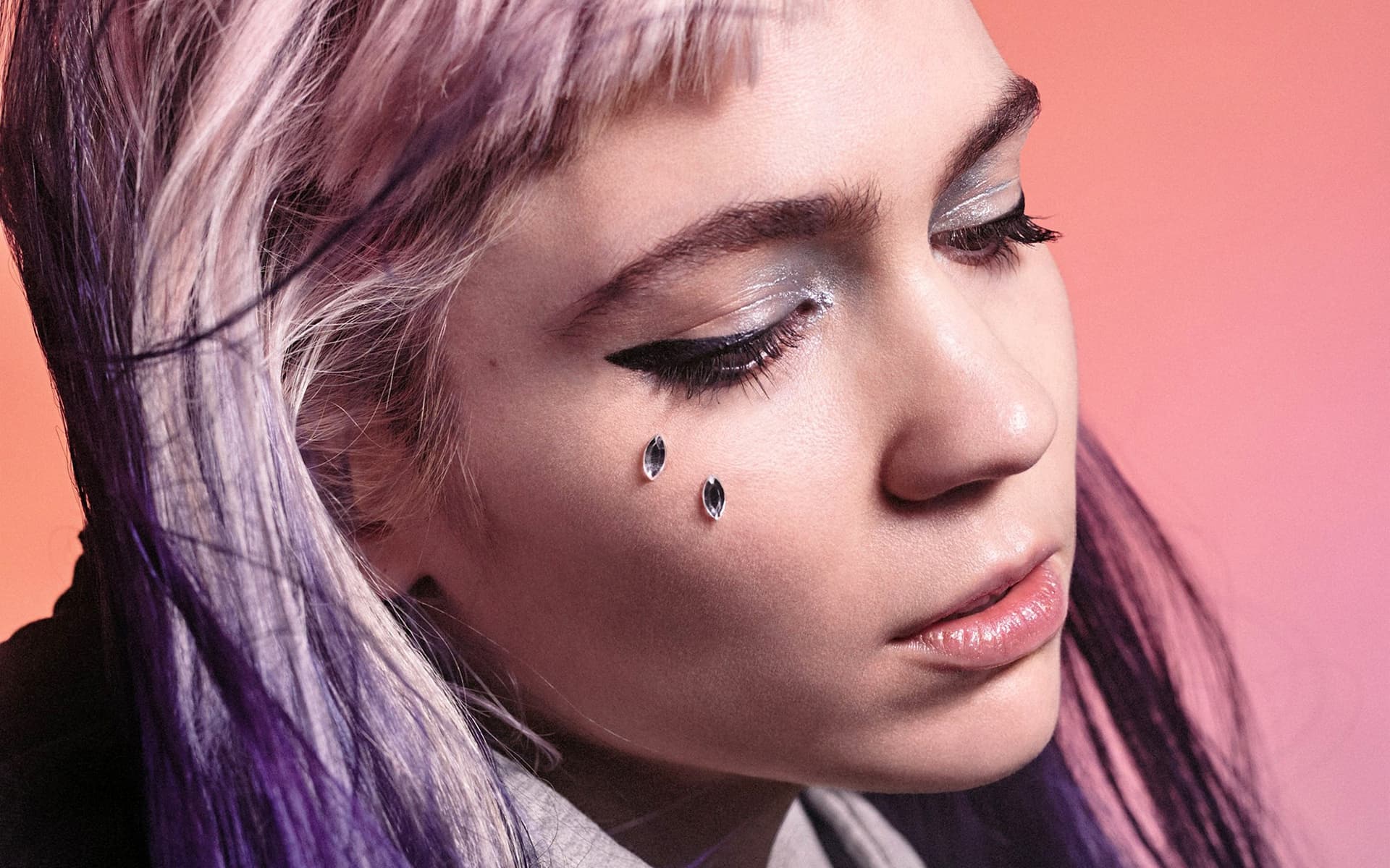 1920x1200 Desktop wallpaper: Music, Grimes, Claire Boucher, Face, Grimes (Singer), Pink Hair 4K free download for PC. 830026