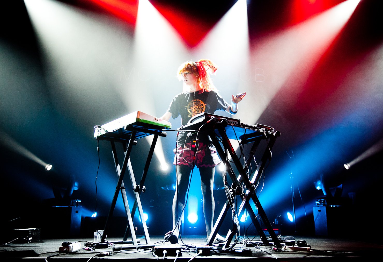 1480x1011 Grimes Live: HD Music Vibes Unleashed