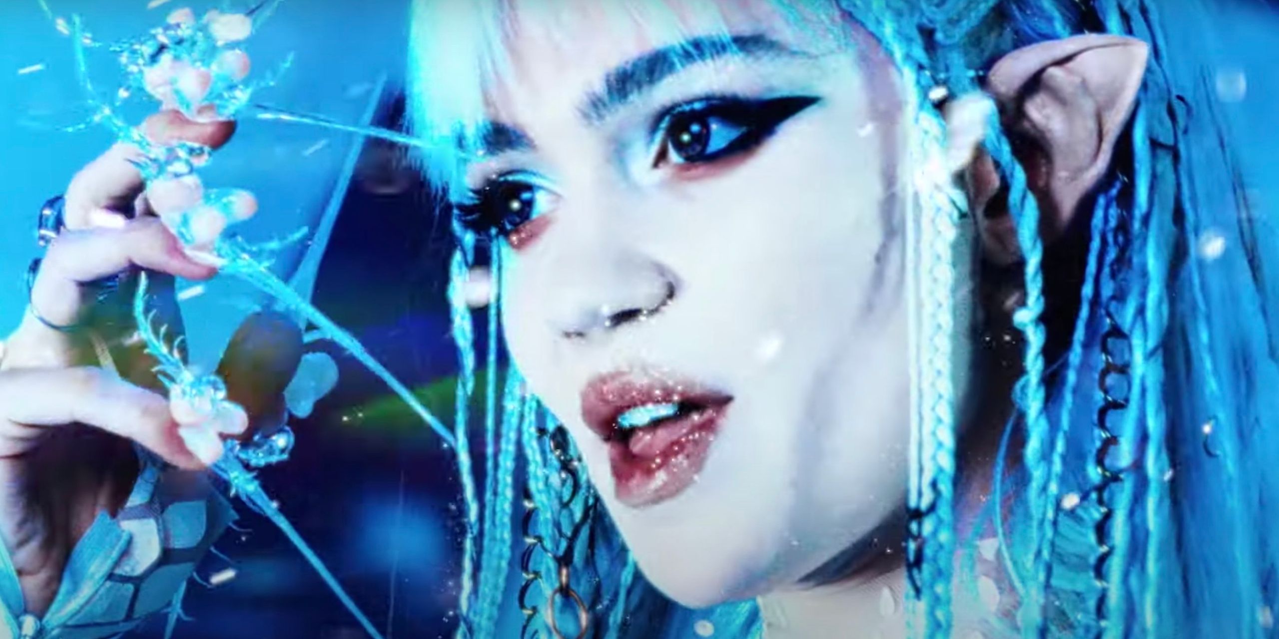 2560x1280 Grimes Shares Video for New Song “Shinigami Eyes”: Watch