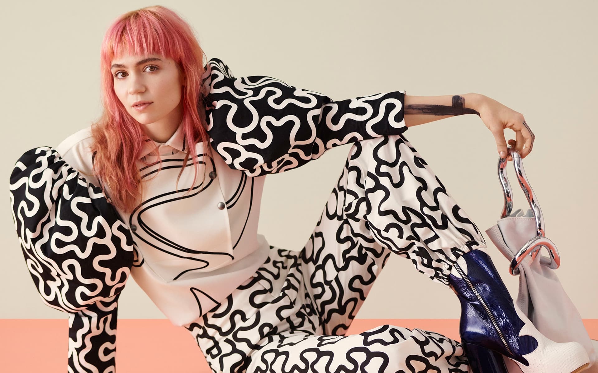 1920x1200 Grimes Wallpaper