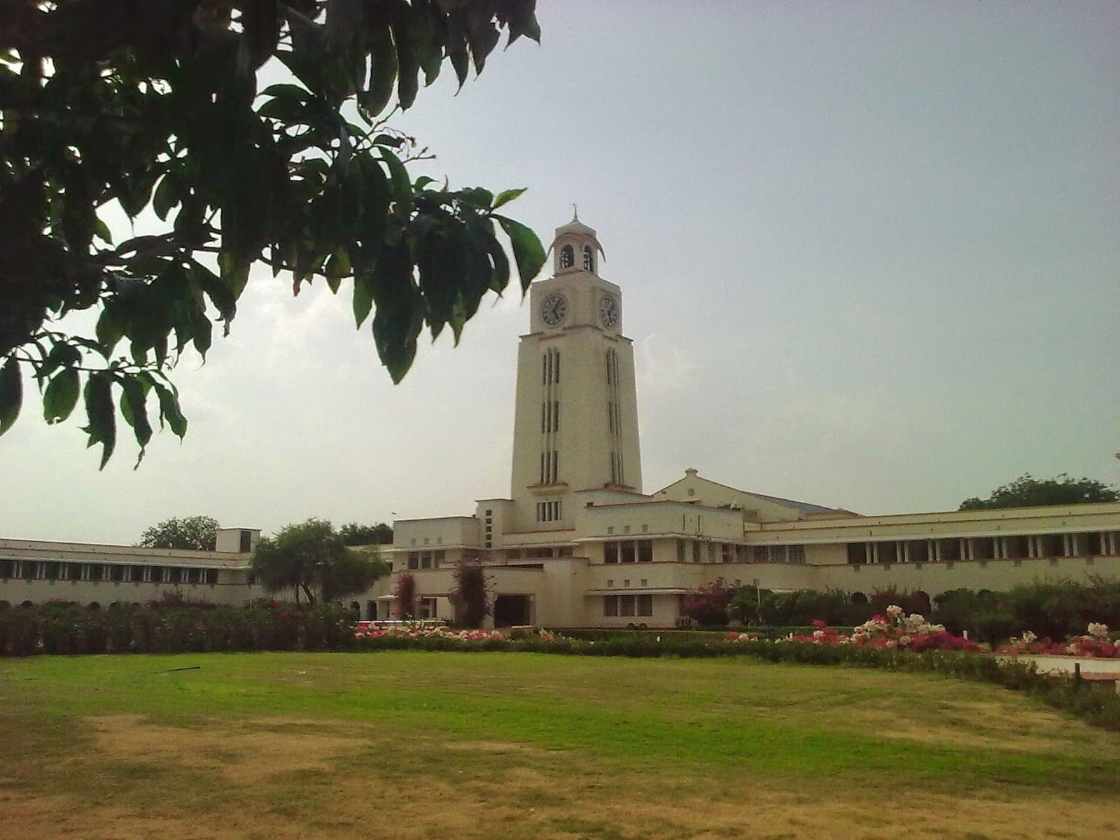 1600x1200 Motherindia: Brilliant N Beautiful BITS Pilani