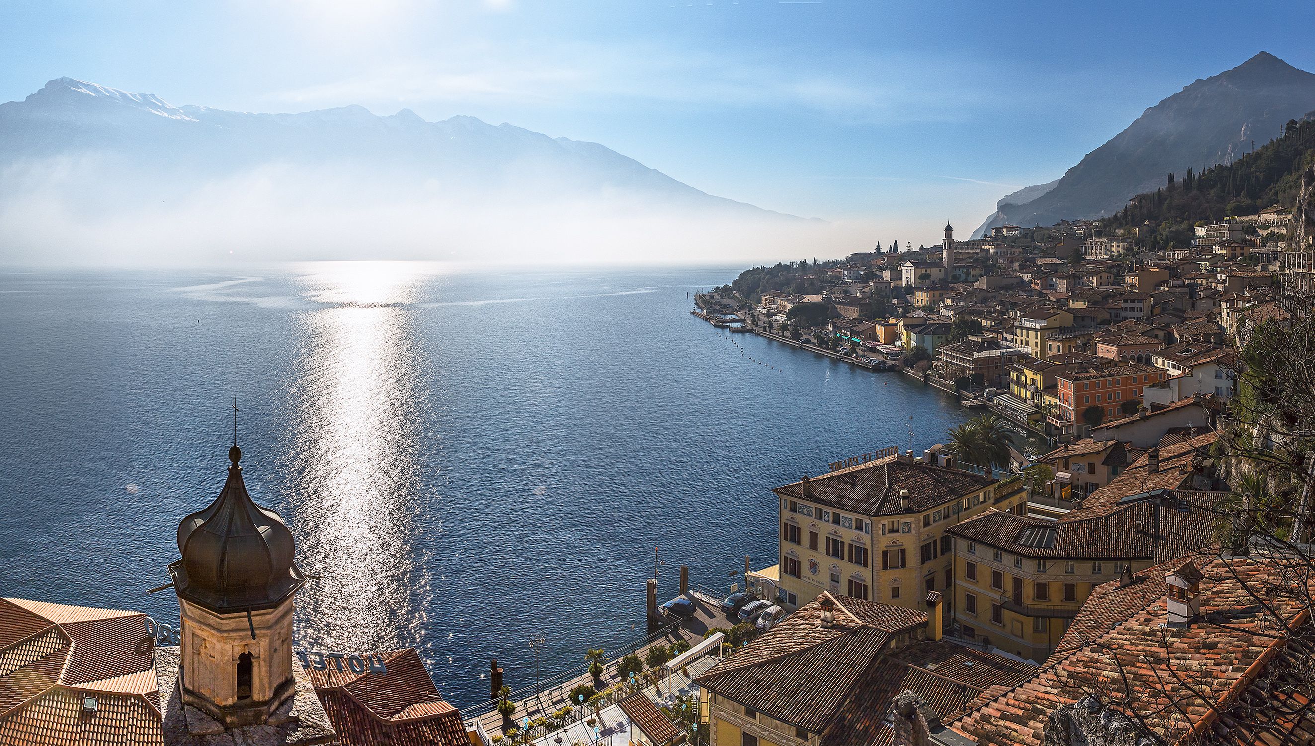 2646x1500 Wallpaper mountains, lake, building, home, Italy, panorama, Italy, Lombardy for mobile and desktop, section пейзажи, resolution 2646x1500