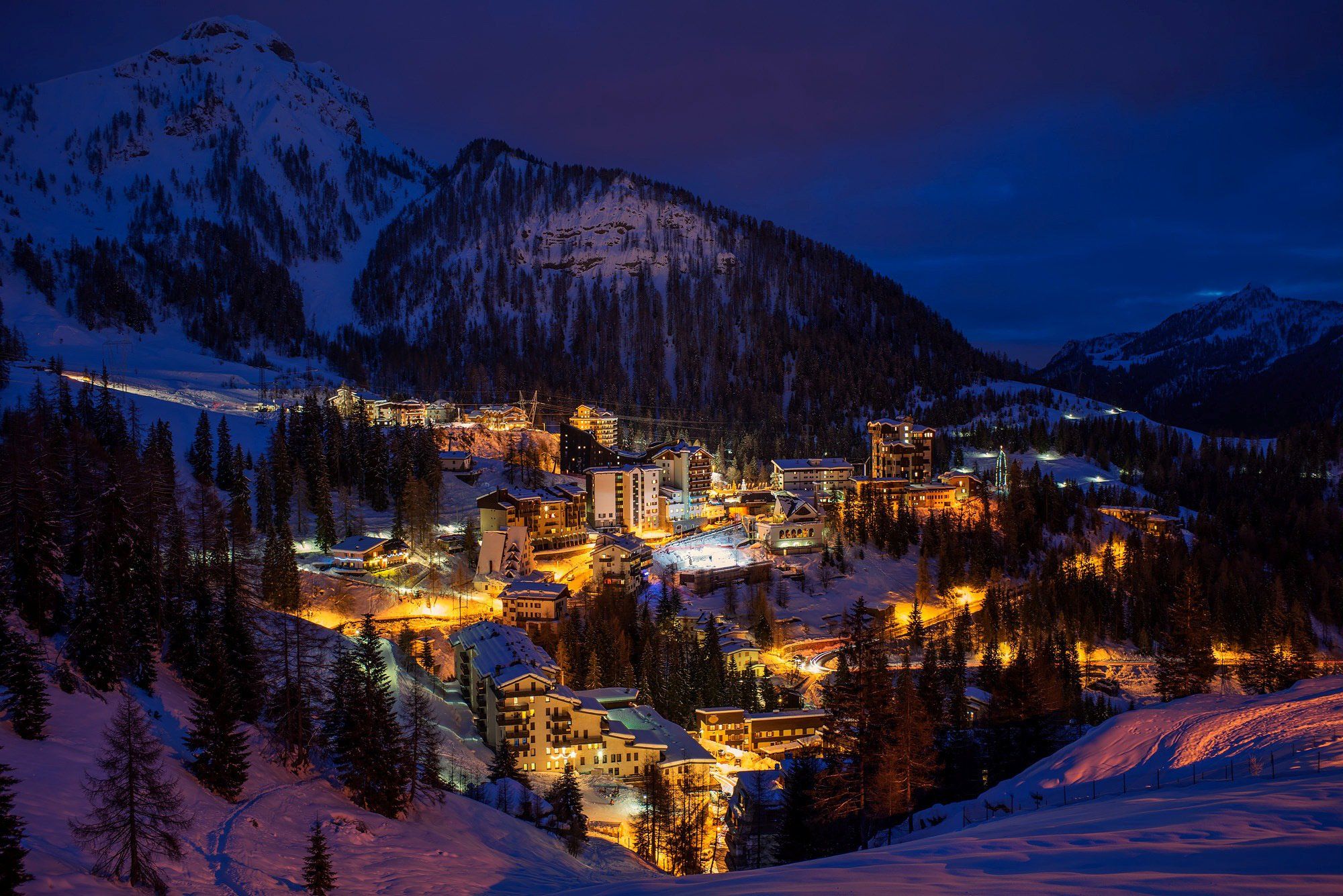 2000x1335 bergamo, Orobie, Lombardy, Lombardia Wallpaper HD / Desktop and Mobile Background