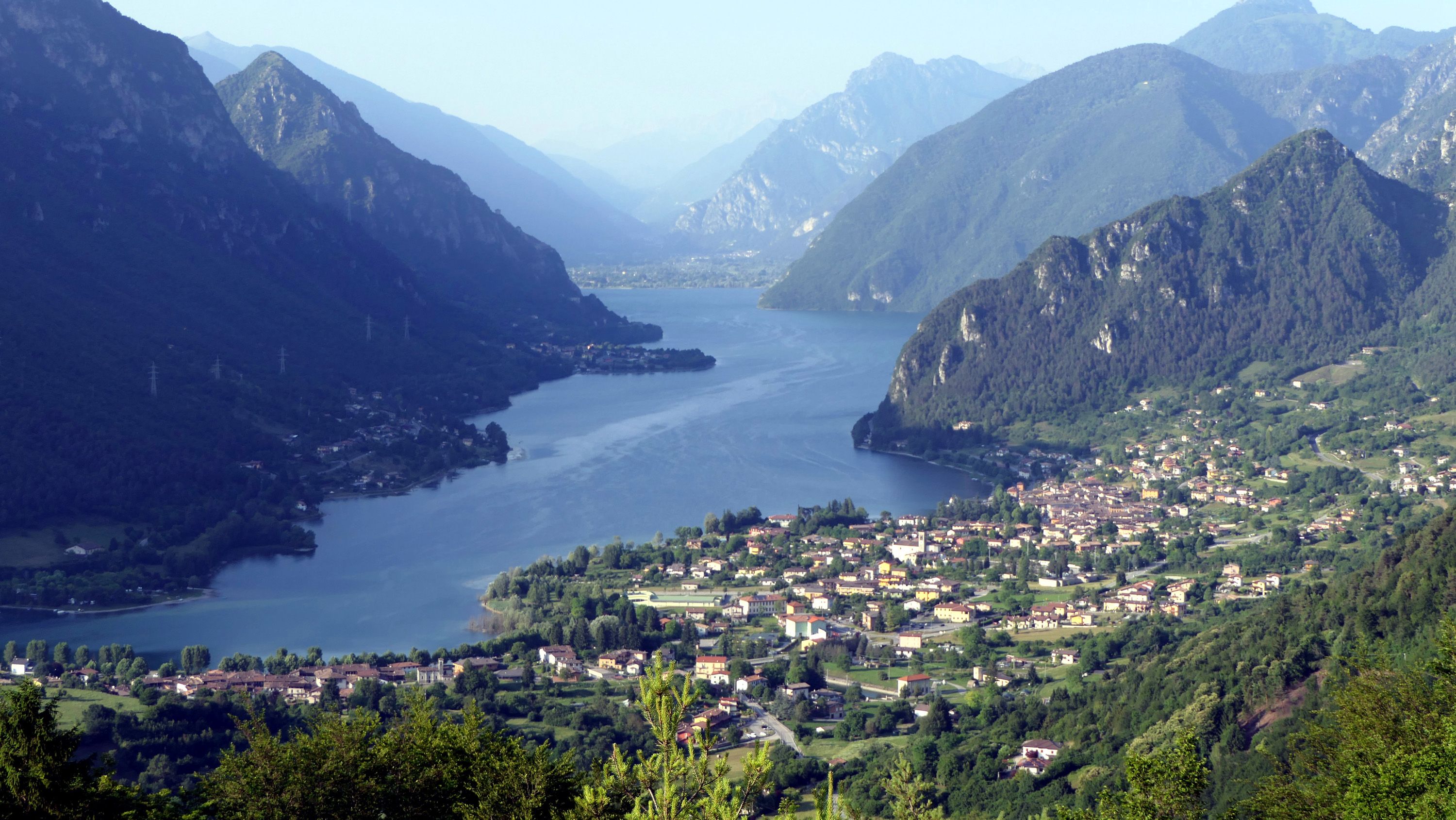 3000x1689 Desktop wallpaper: Photography, Lake, Brescia, Haze, Italy, Lake Idro, Lombardy, Mountain, Town, Lakes 4K free download for PC. 416548