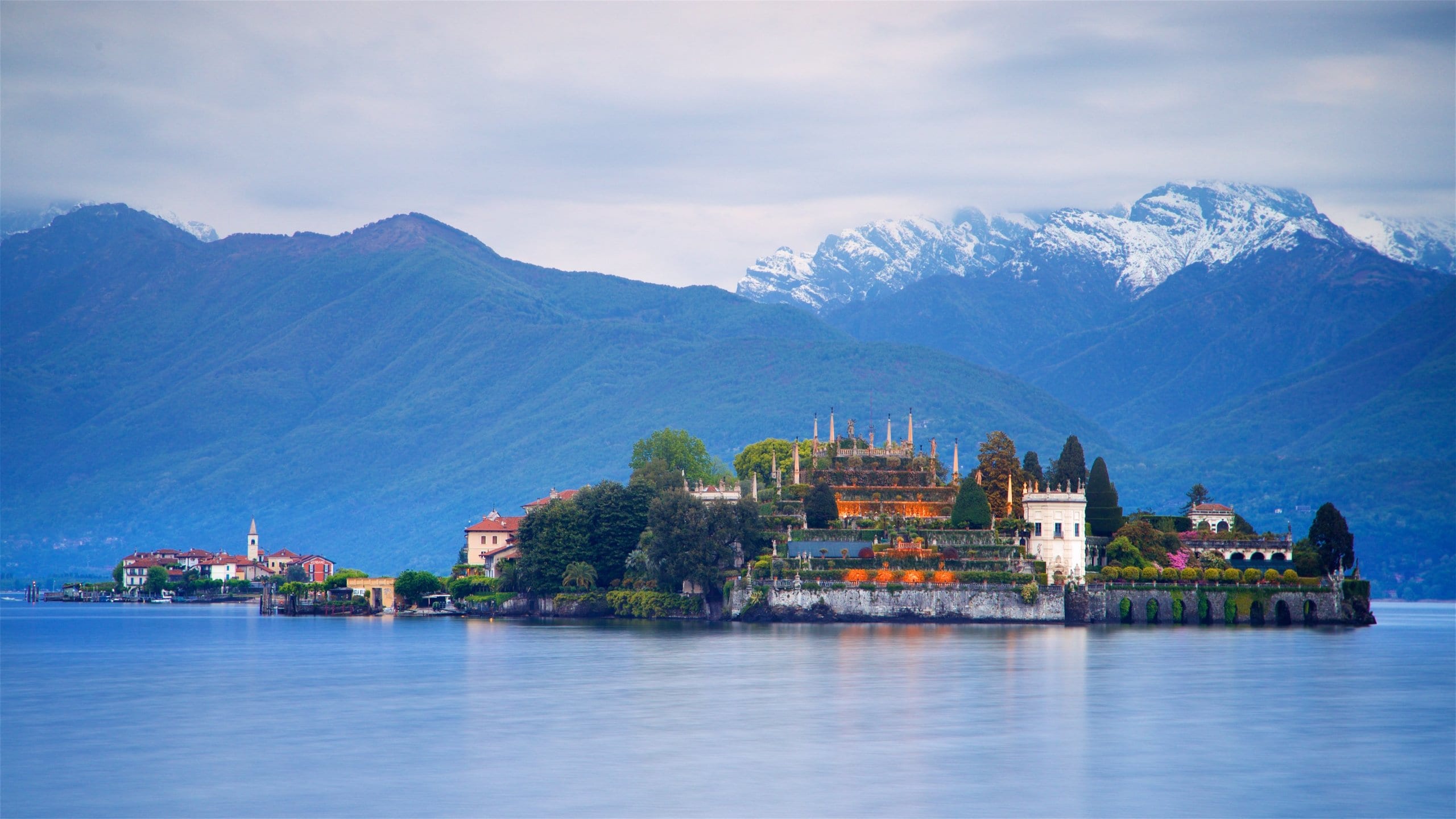 2560x1440 Lombardy Travel Guide
