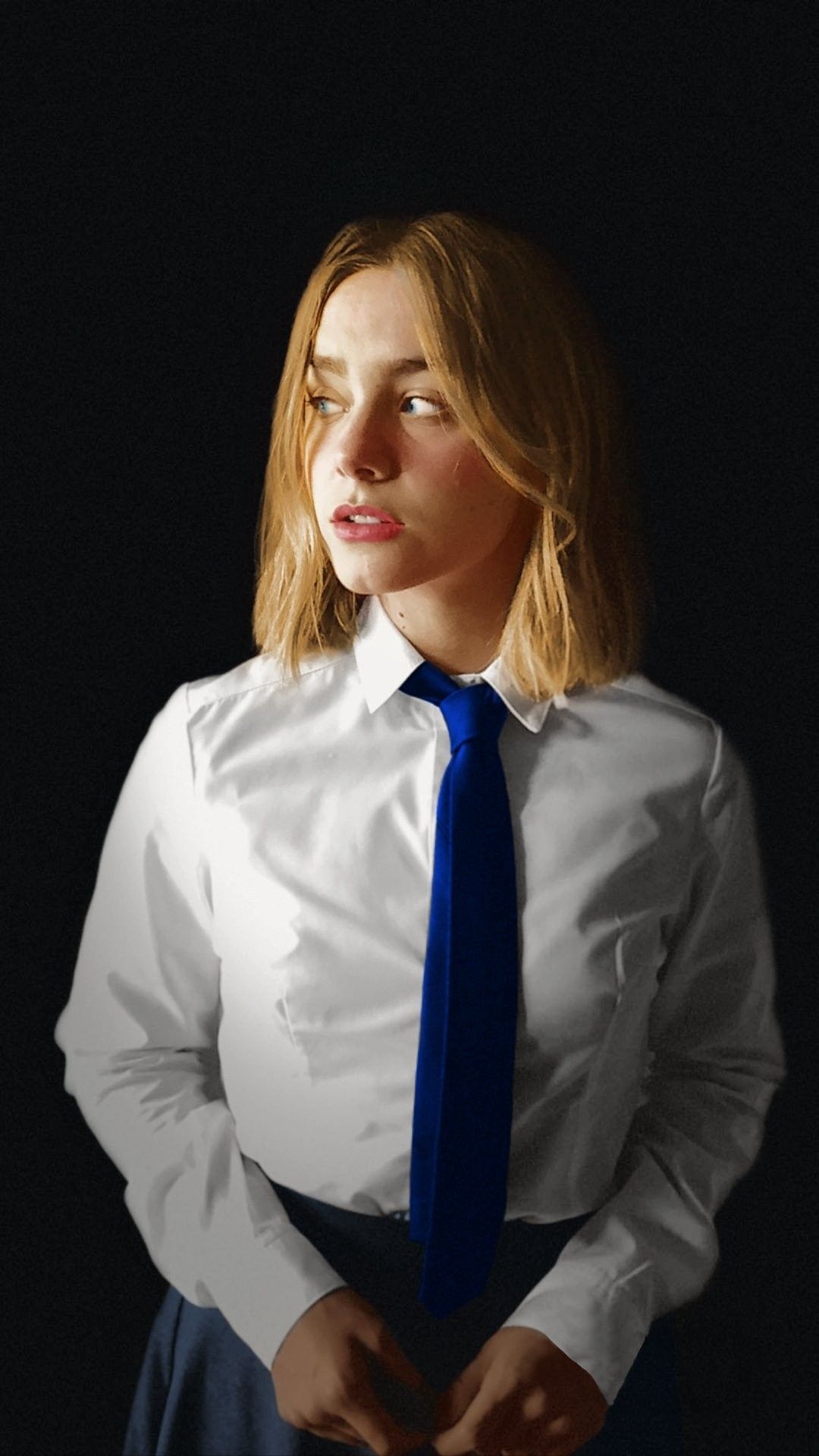 1080x1920 Clara Galle Wallpaper