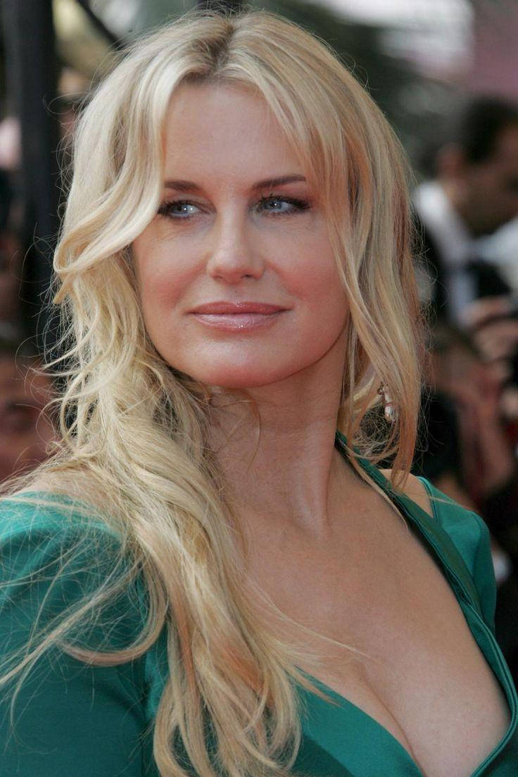 736x1103 Daryl Hannah Wallpaper