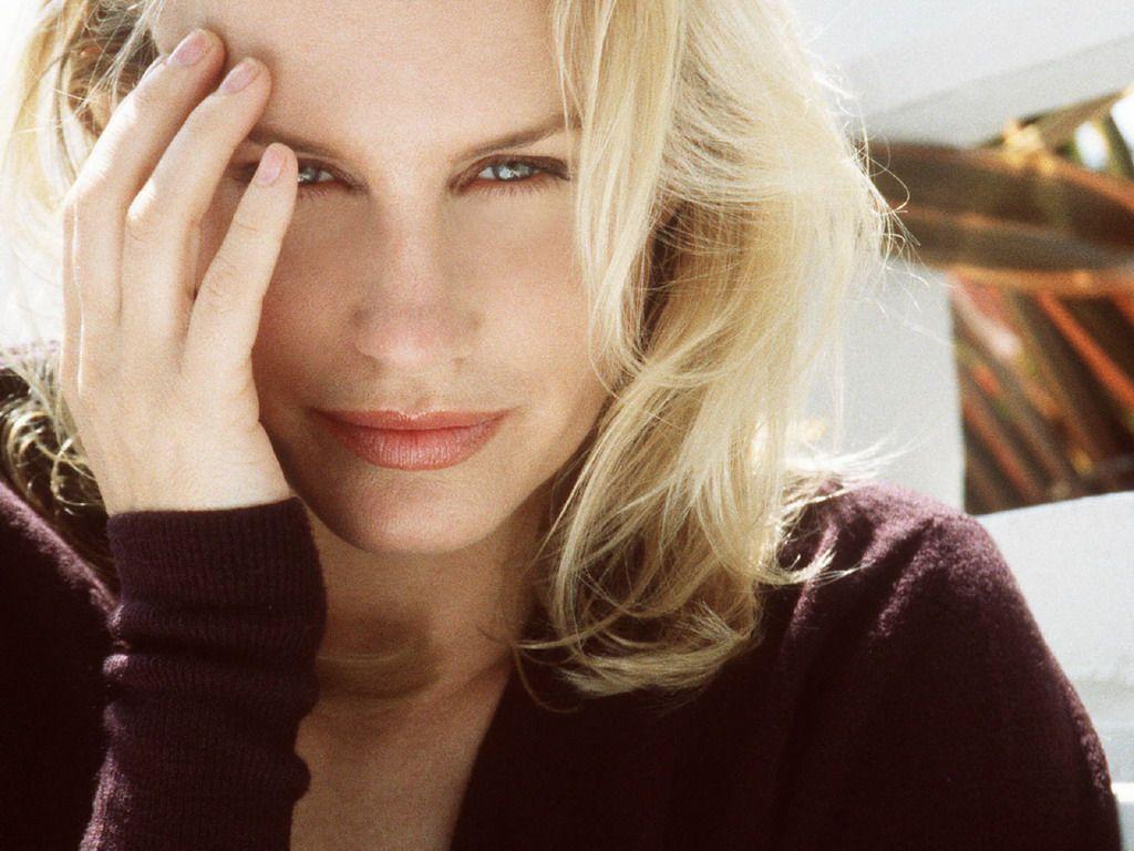 1024x768 Daryl Hannah Wallpaper