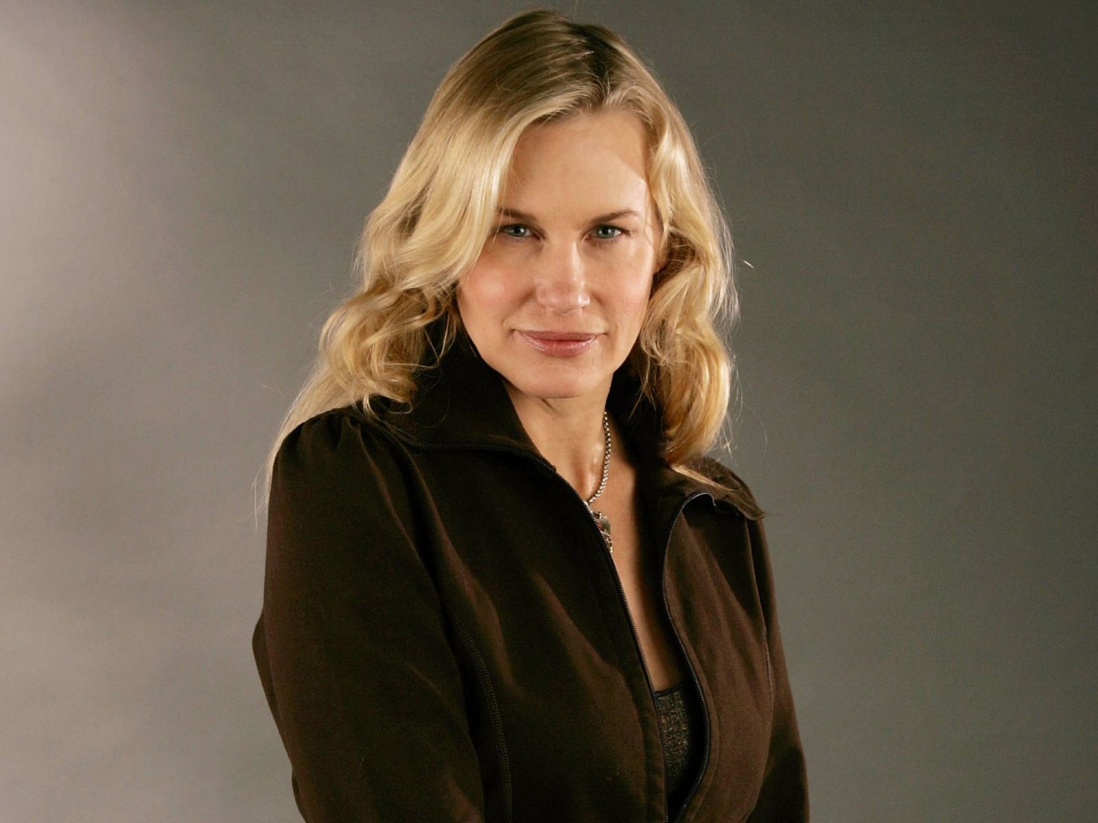 1600x1200 Daryl Hannah HD