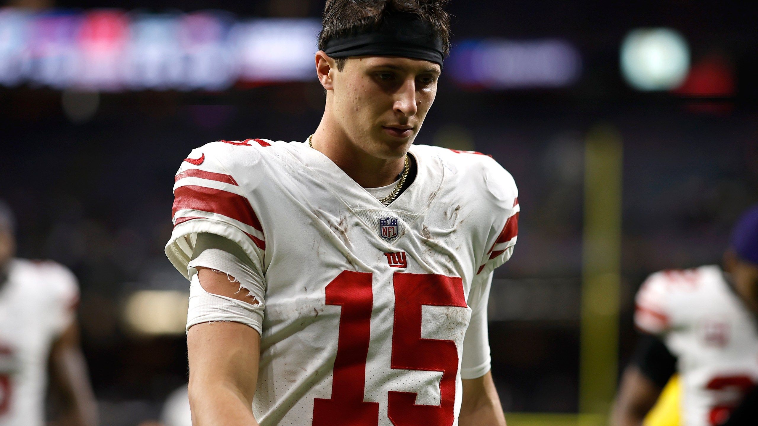 2560x1440 Giants QB Tommy DeVito makes appearance at NJ pizzeria for free