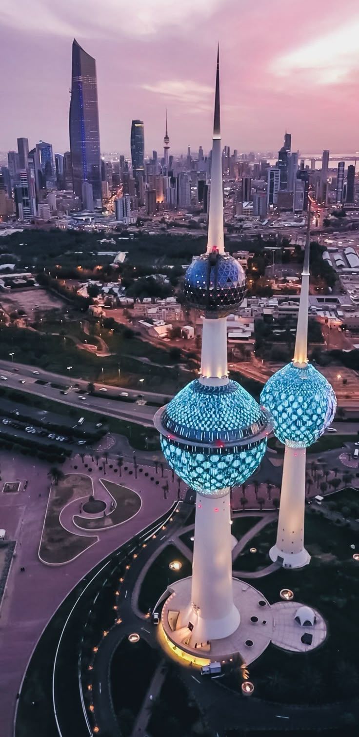 736x1511 كويت