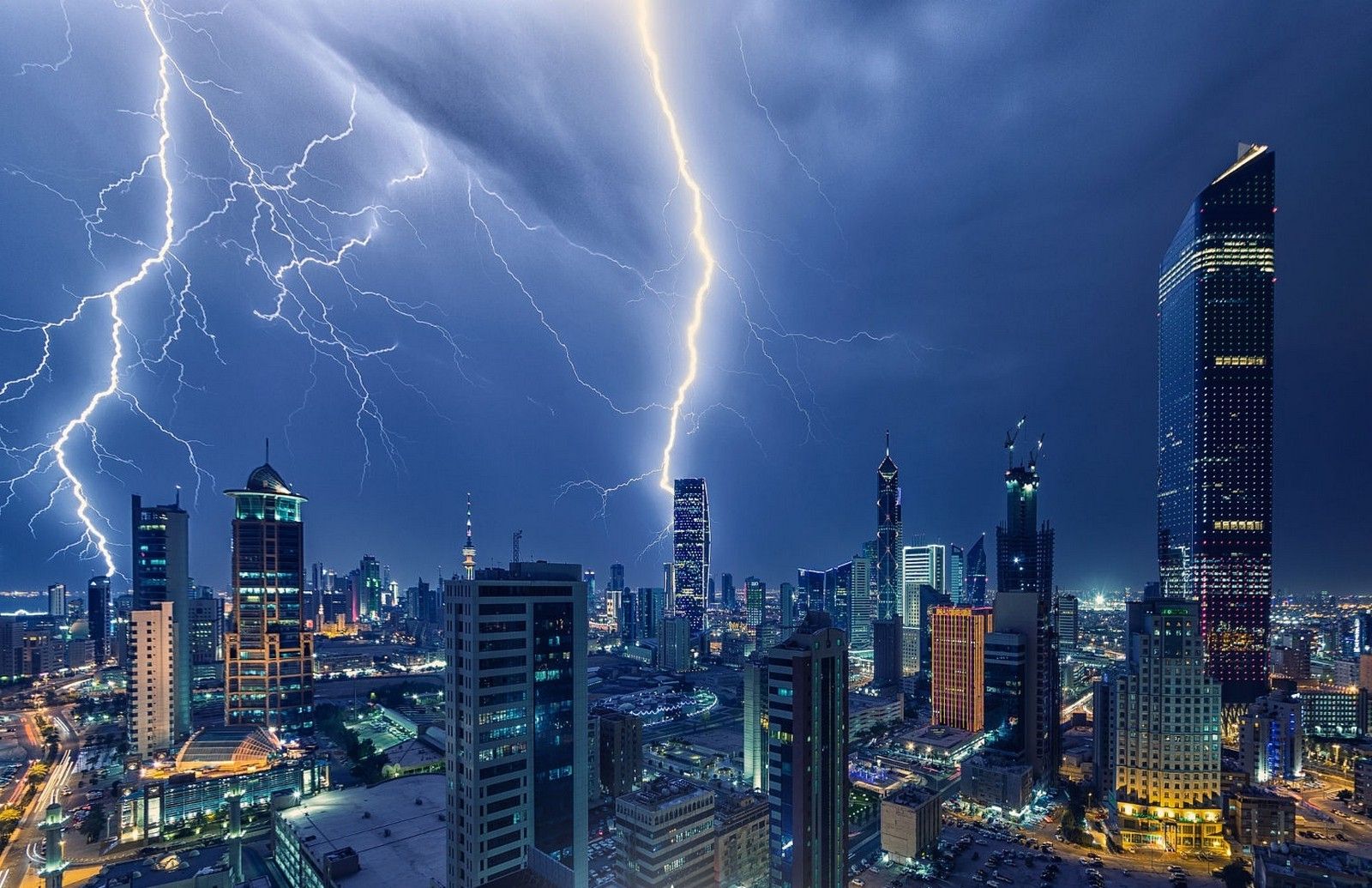 1600x1035 photography, Landscape, Lightning, Storm, Skyscraper, Architecture, Building, Lights, Night, Kuwait City Wallpaper HD / Desktop and Mobile Background