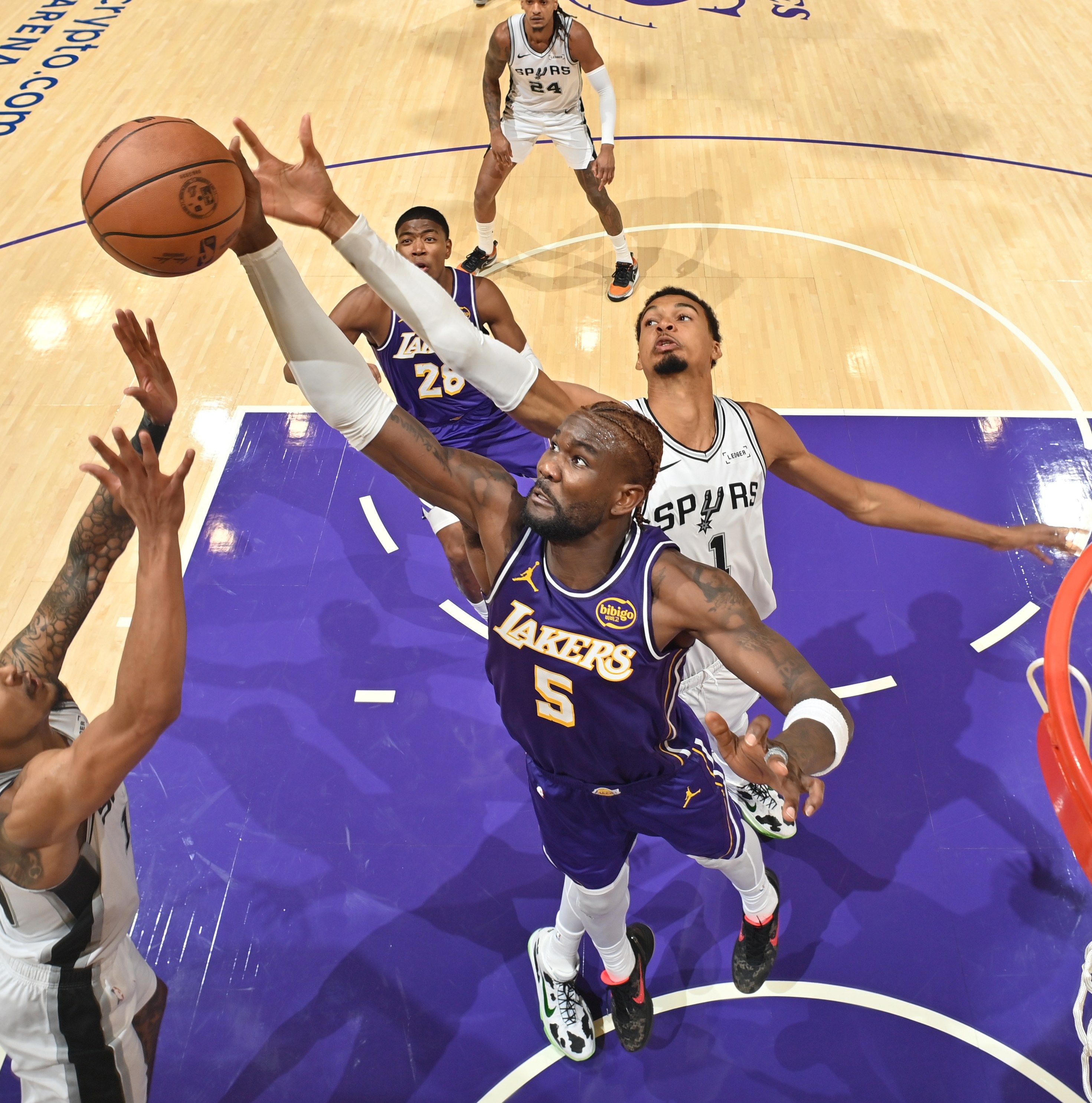 2942x2972 Deandre Ayton is finding redemption as a Laker. Silver Screen and Roll