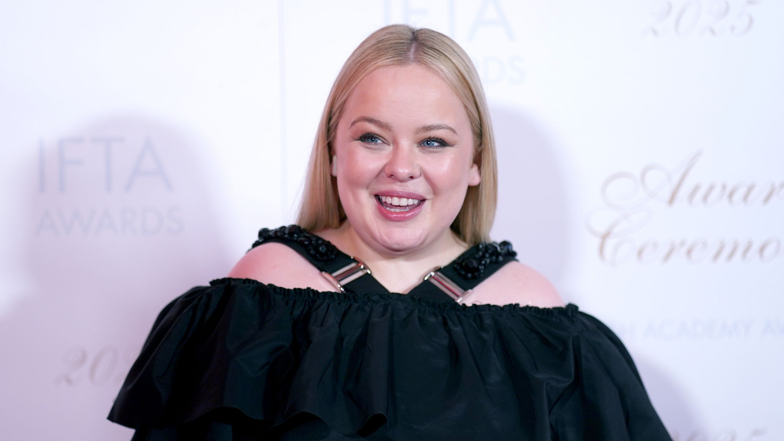 2560x1440 Nicola Coughlan Wears Billowy Black Gown to Irish Film and Television Academy Awards