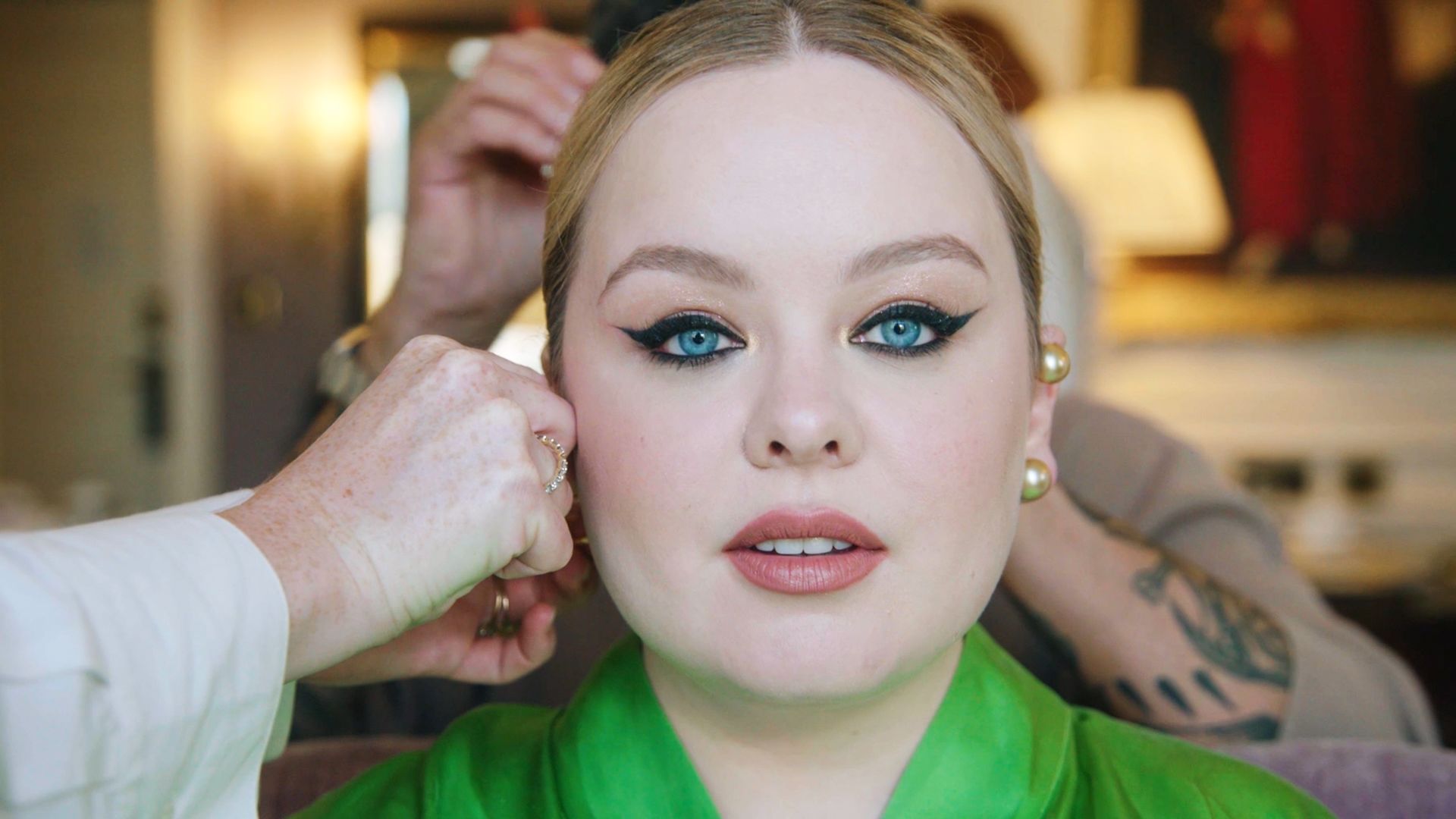 1920x1080 Watch Bridgerton's Nicola Coughlan and Harris Reed Channel Hollywood Glamour at Vogue World: London. Getting Ready with Vogue
