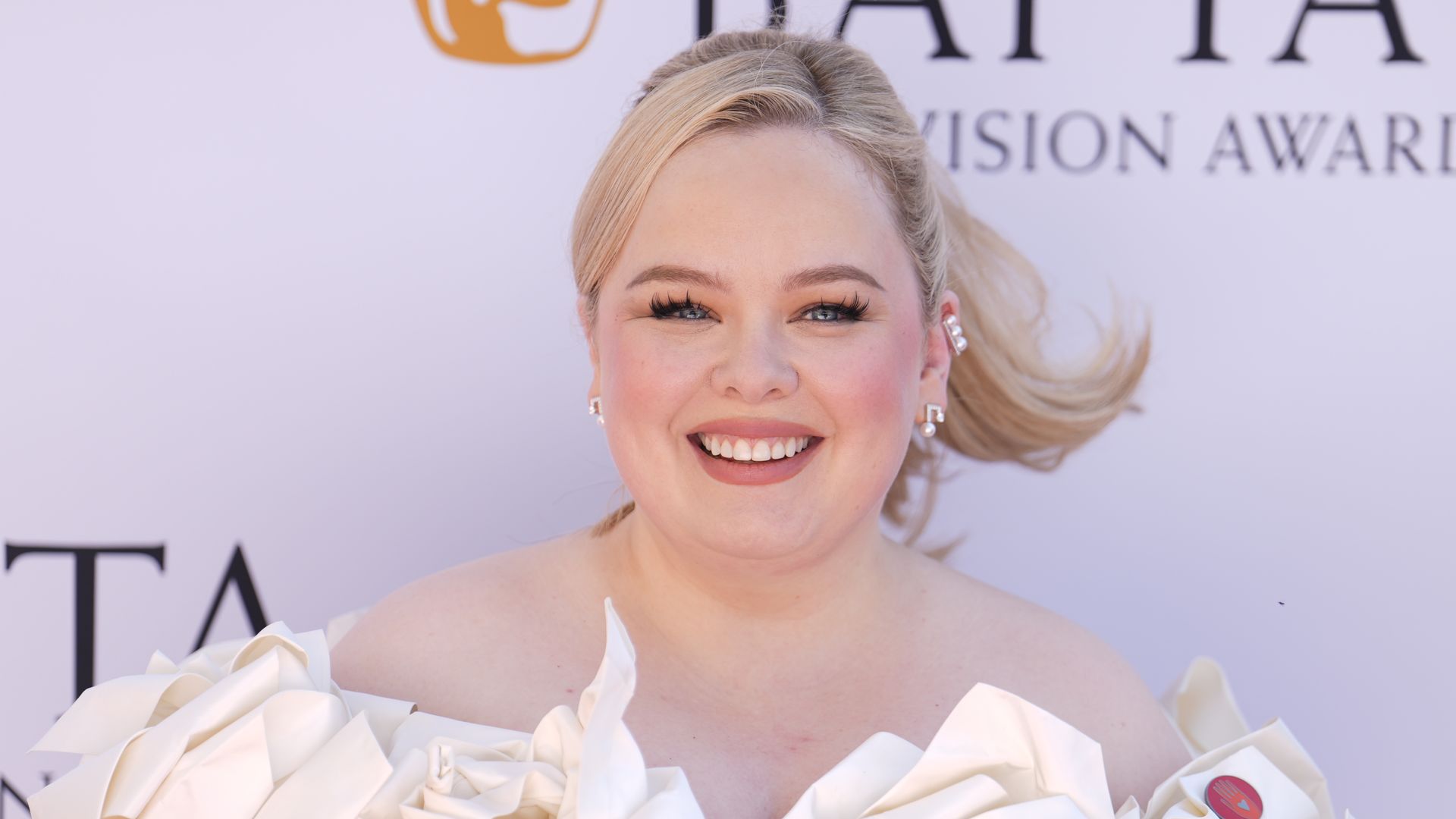 1920x1080 Nicola Coughlan Perfects Red Carpet Dressing Alongside Look Alike Sister. HELLO!