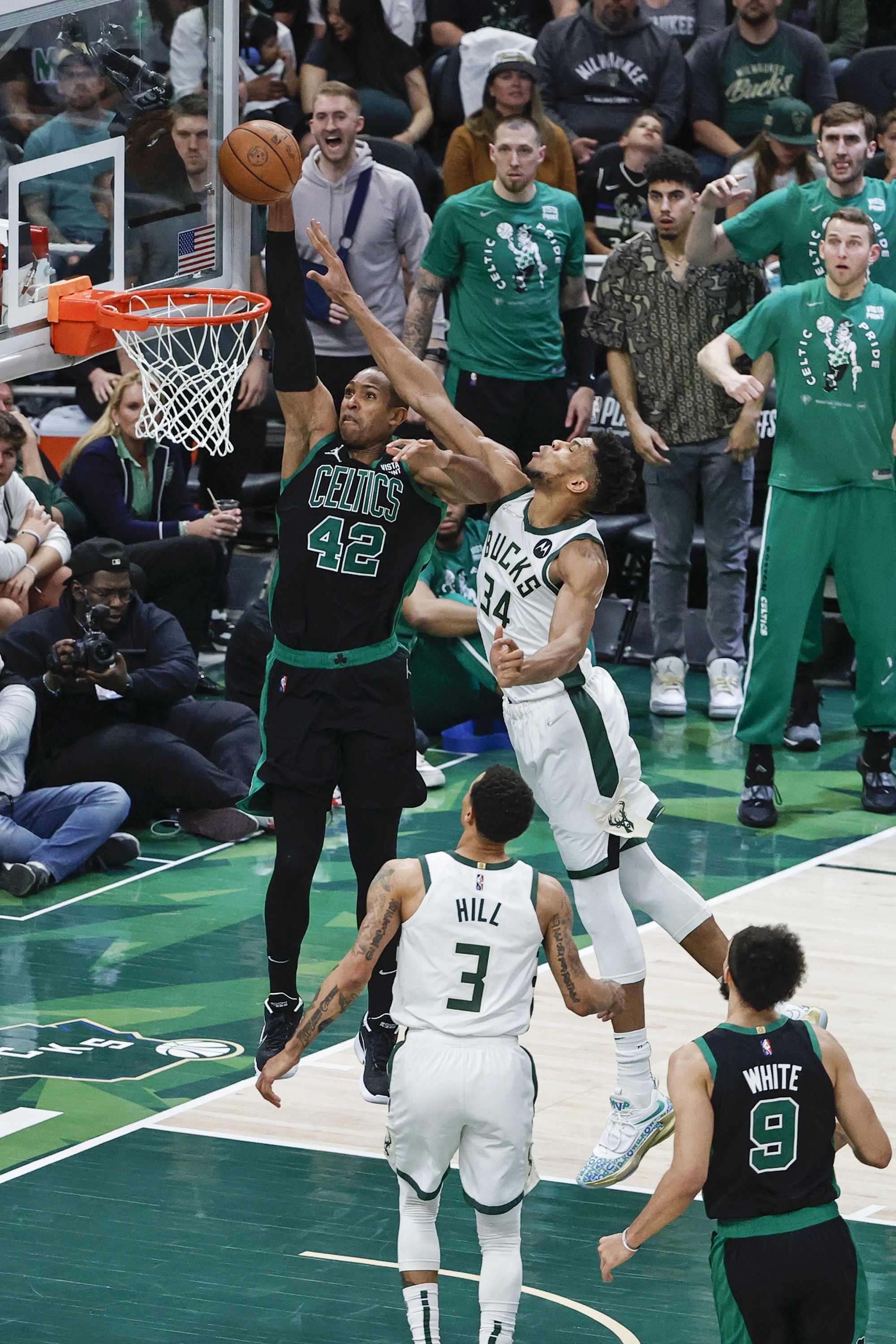 2000x3000 Al Horford goes off as Celtics beat Bucks to even series