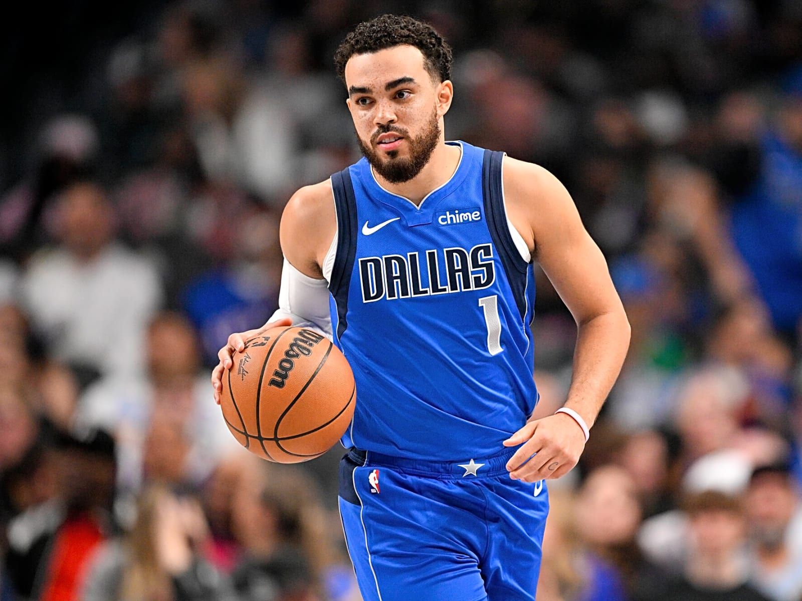 1600x1200 Former Dallas Mavericks Guard Tyus Jones Joins Denver Nuggets