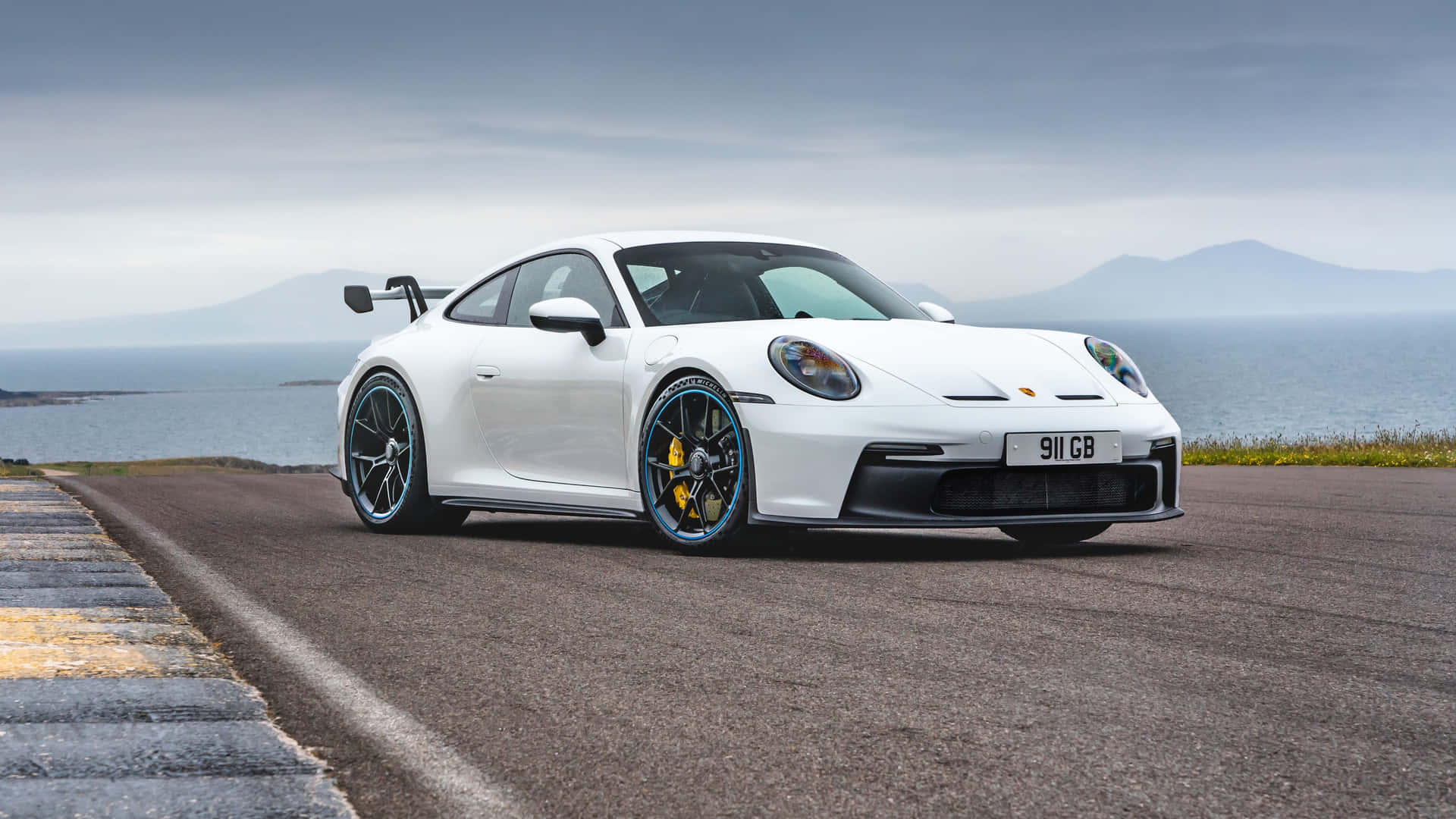 1920x1080 Download 4K Ultra HD Porsche for a Smooth, Luxurious Ride Wallpaper