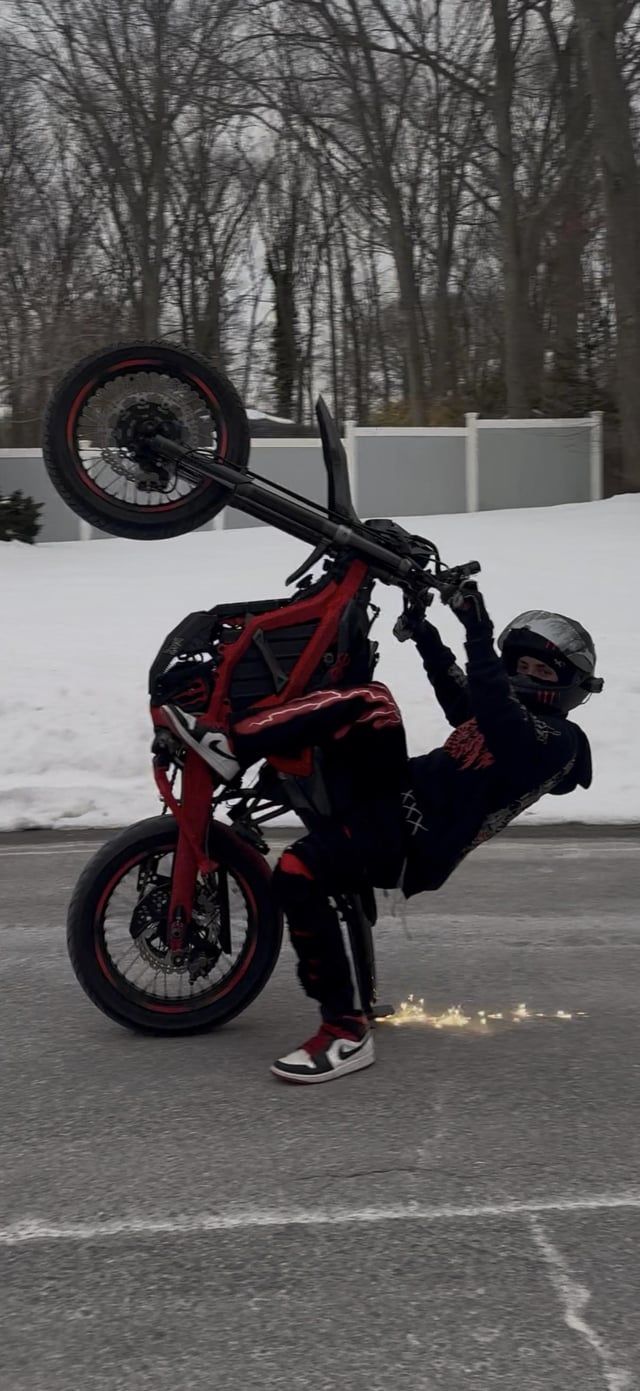 640x1391 Insane photo