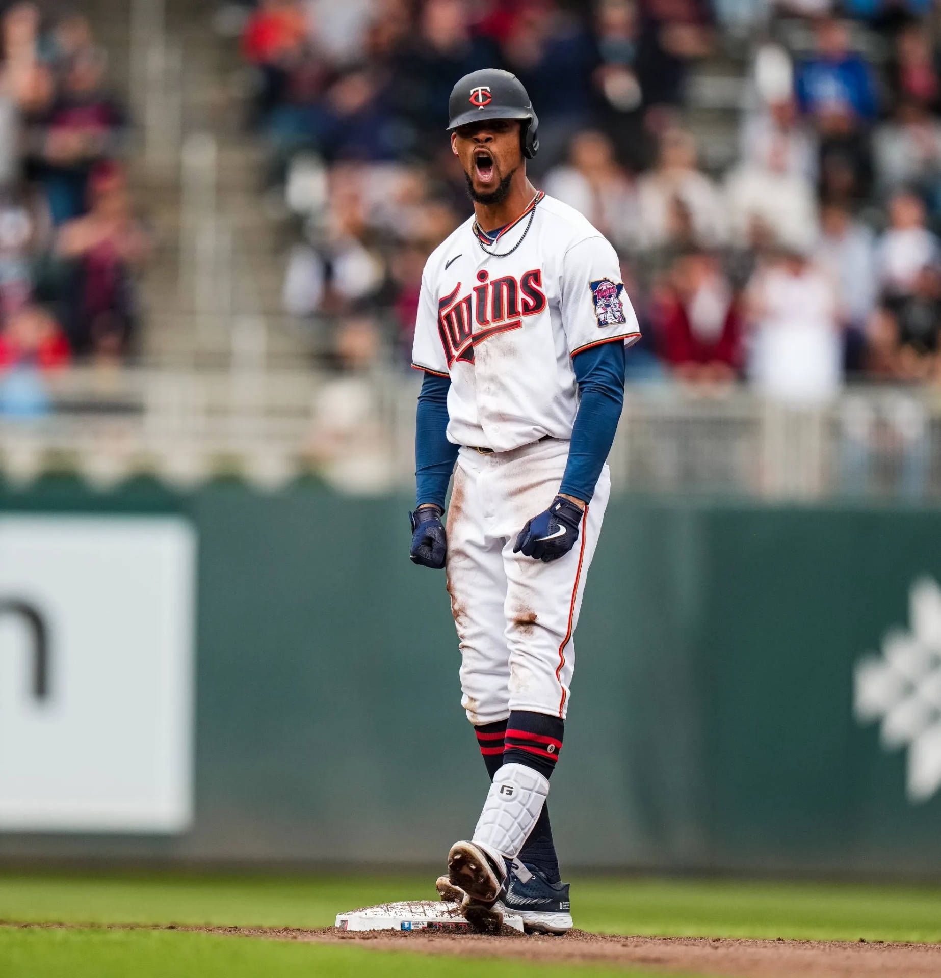1846x1920 Download Byron Buxton Shouting On Field Wallpaper