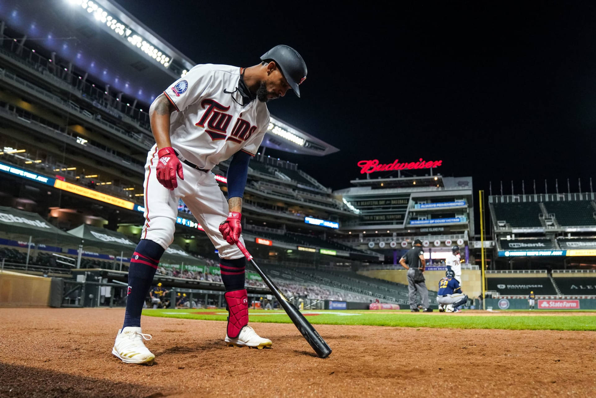 1920x1282 Download Byron Buxton On Field At Night Wallpaper