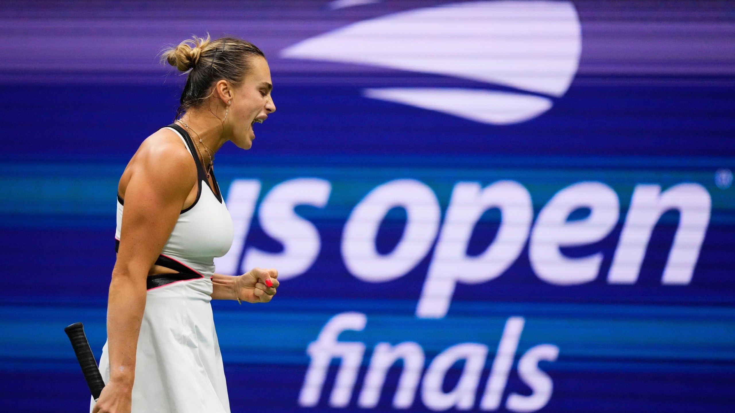 2560x1440 Aryna Sabalenka overcomes early scare to advance at Wuhan Open, Naomi Osaka loses to Linda Noskova