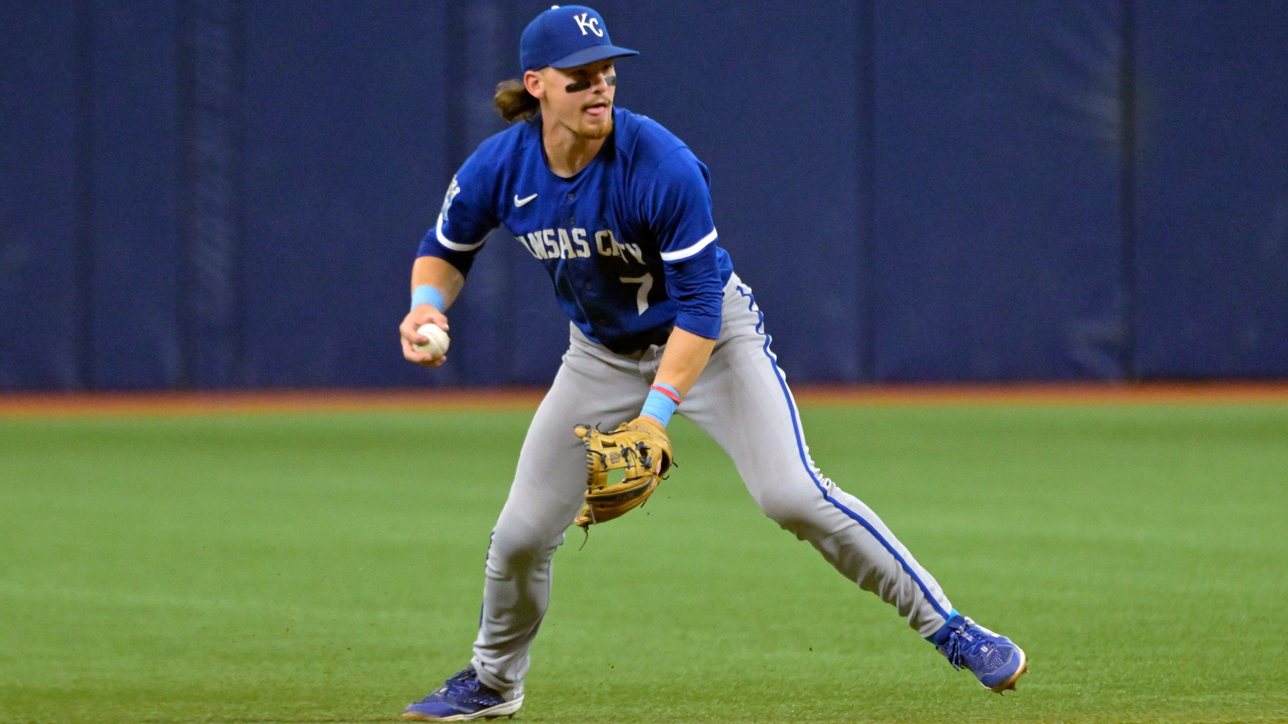 2560x1440 Royals shortstop Bobby Witt Jr. finds role model in Patrick Mahomes